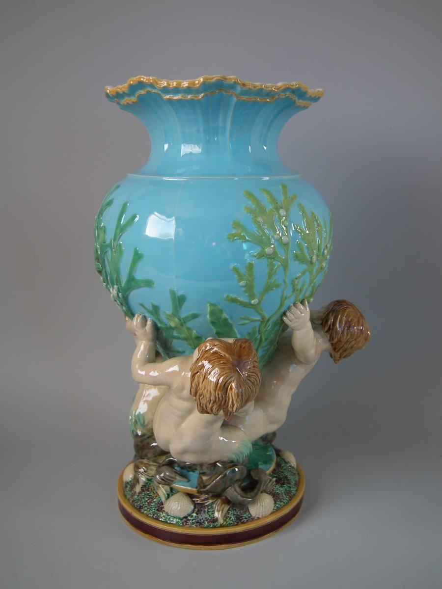 Minton Majolica Vase Supported by Three Merboys In Good Condition In Chelmsford, Essex