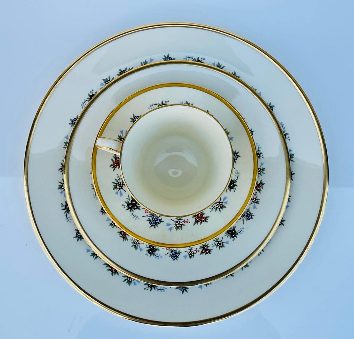 English Minton Mirabeau Dining, Salad, Saucer Plates & Cups 8 For Sale