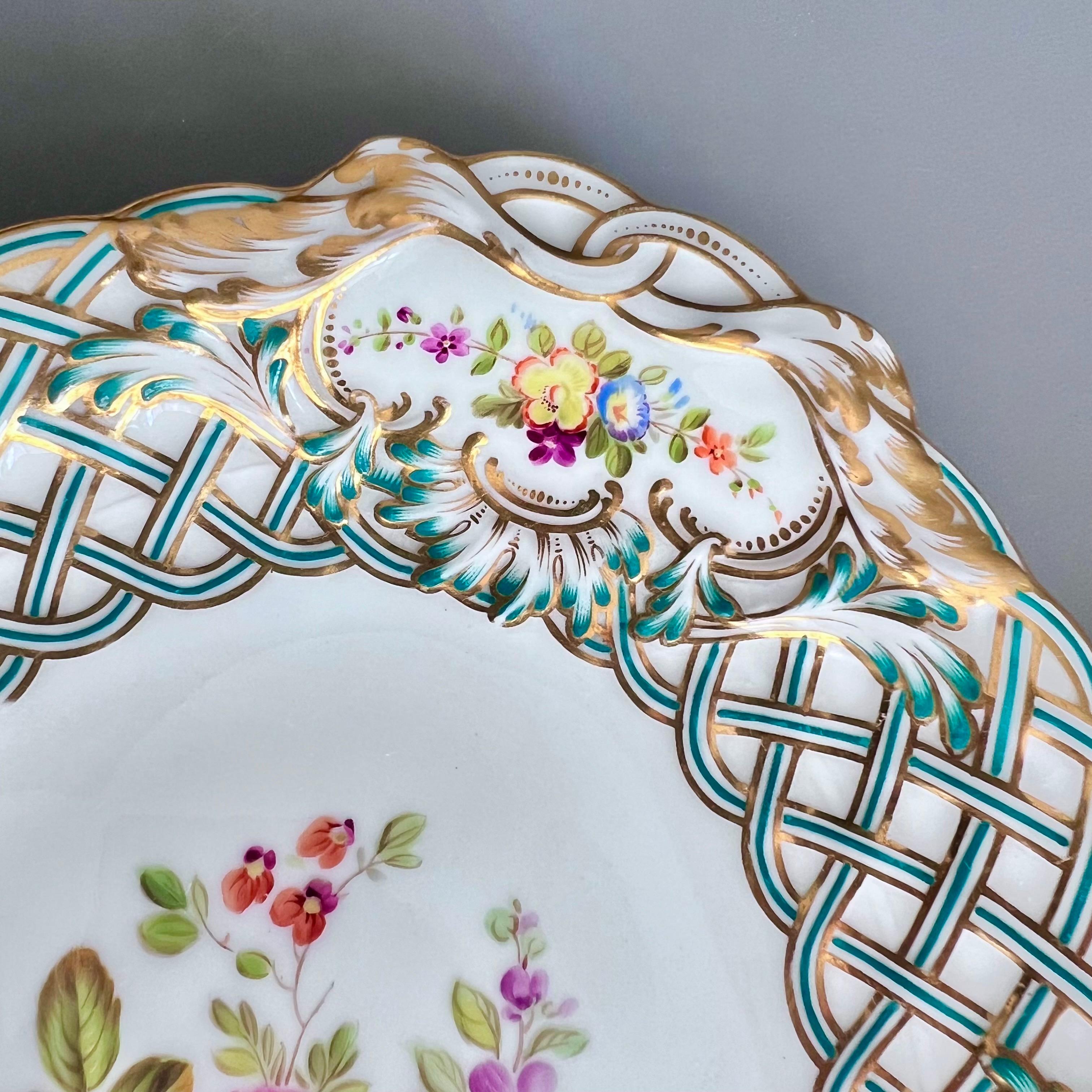 Pareja de platos ovalados Minton, Newcastle en relieve, Flores J. Bancroft, 1857 en venta 2