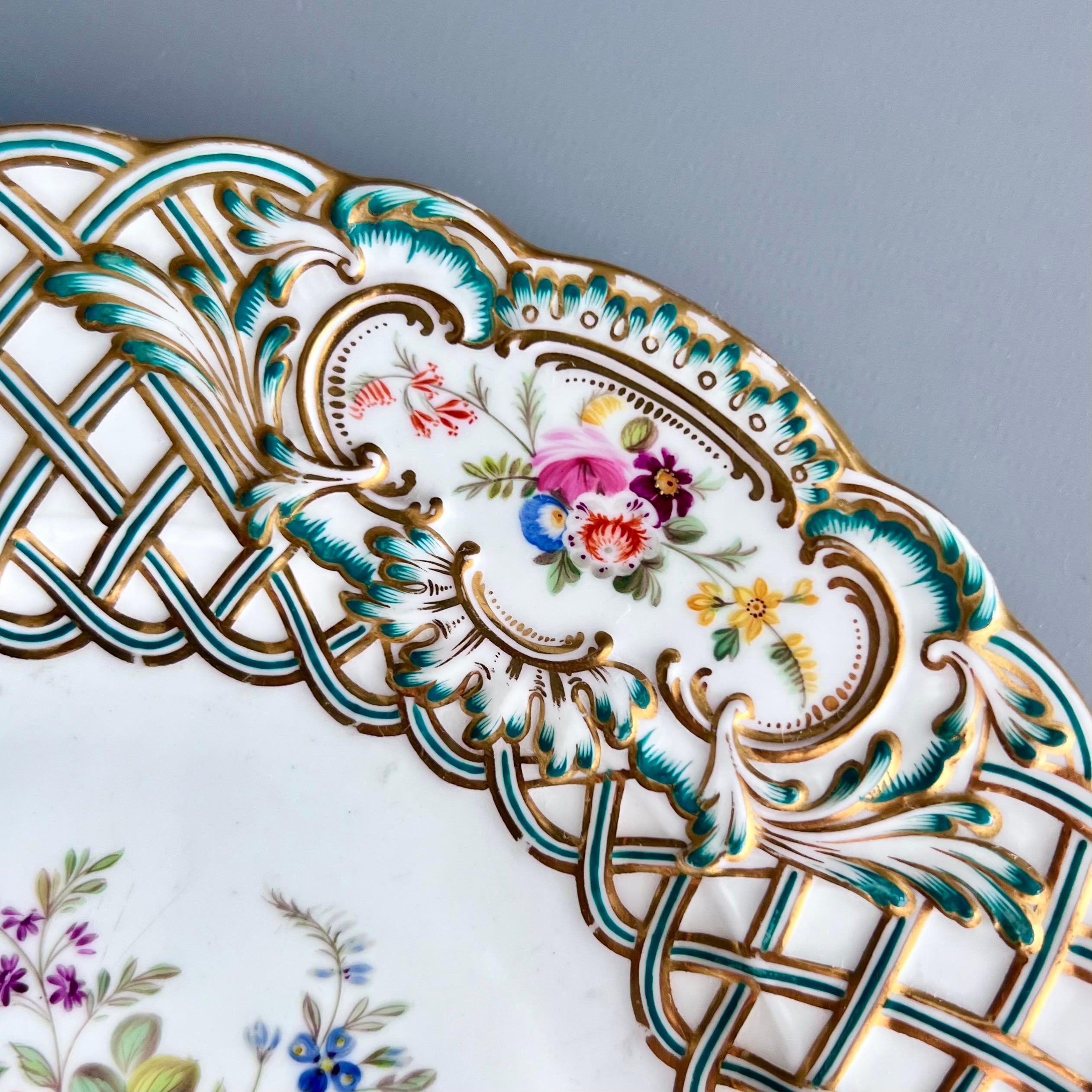 Pareja de platos Minton, Newcastle en relieve, Flores J. Bancroft, 1857 (2) en venta 2