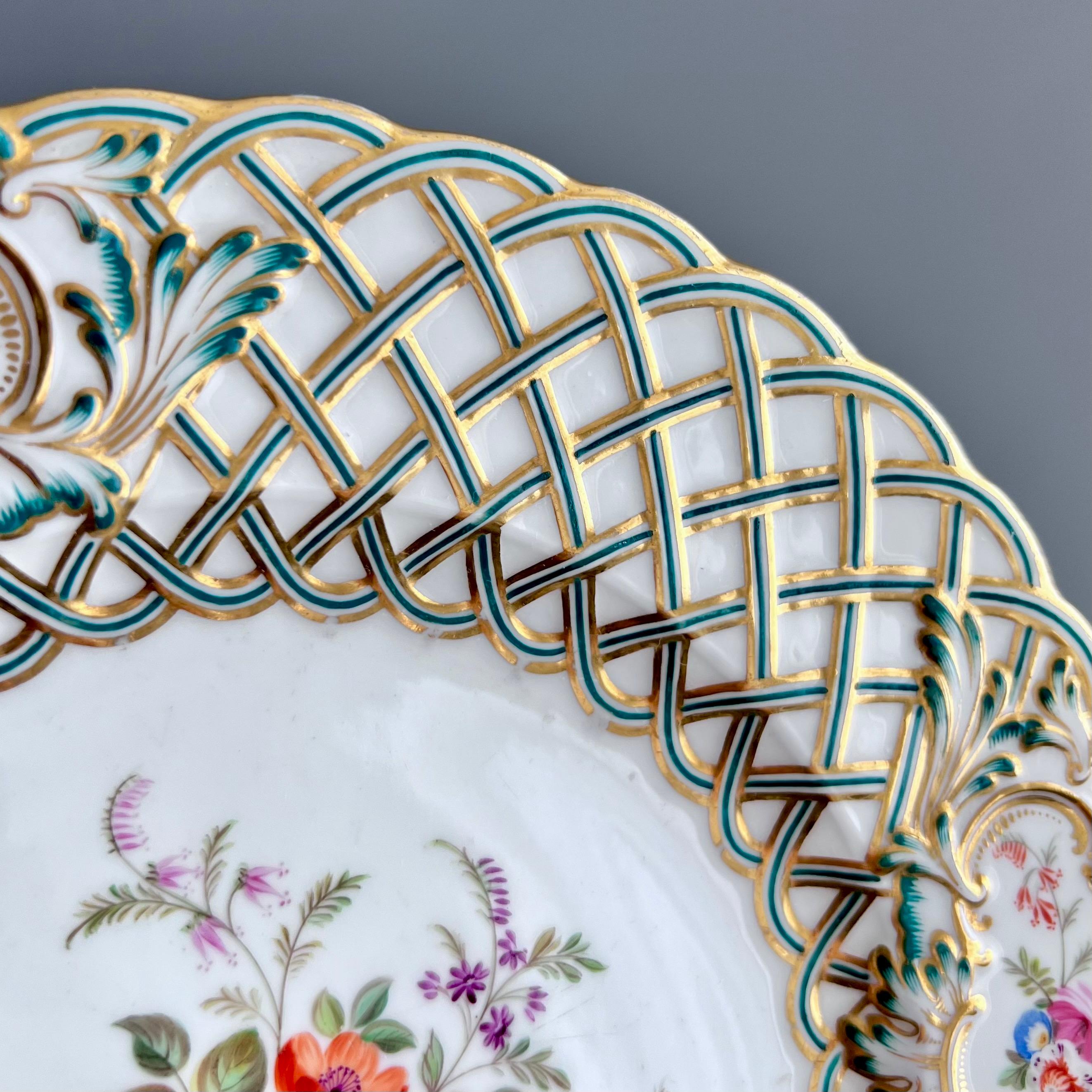 Pareja de platos Minton, Newcastle en relieve, Flores J. Bancroft, 1857 (2) en venta 6