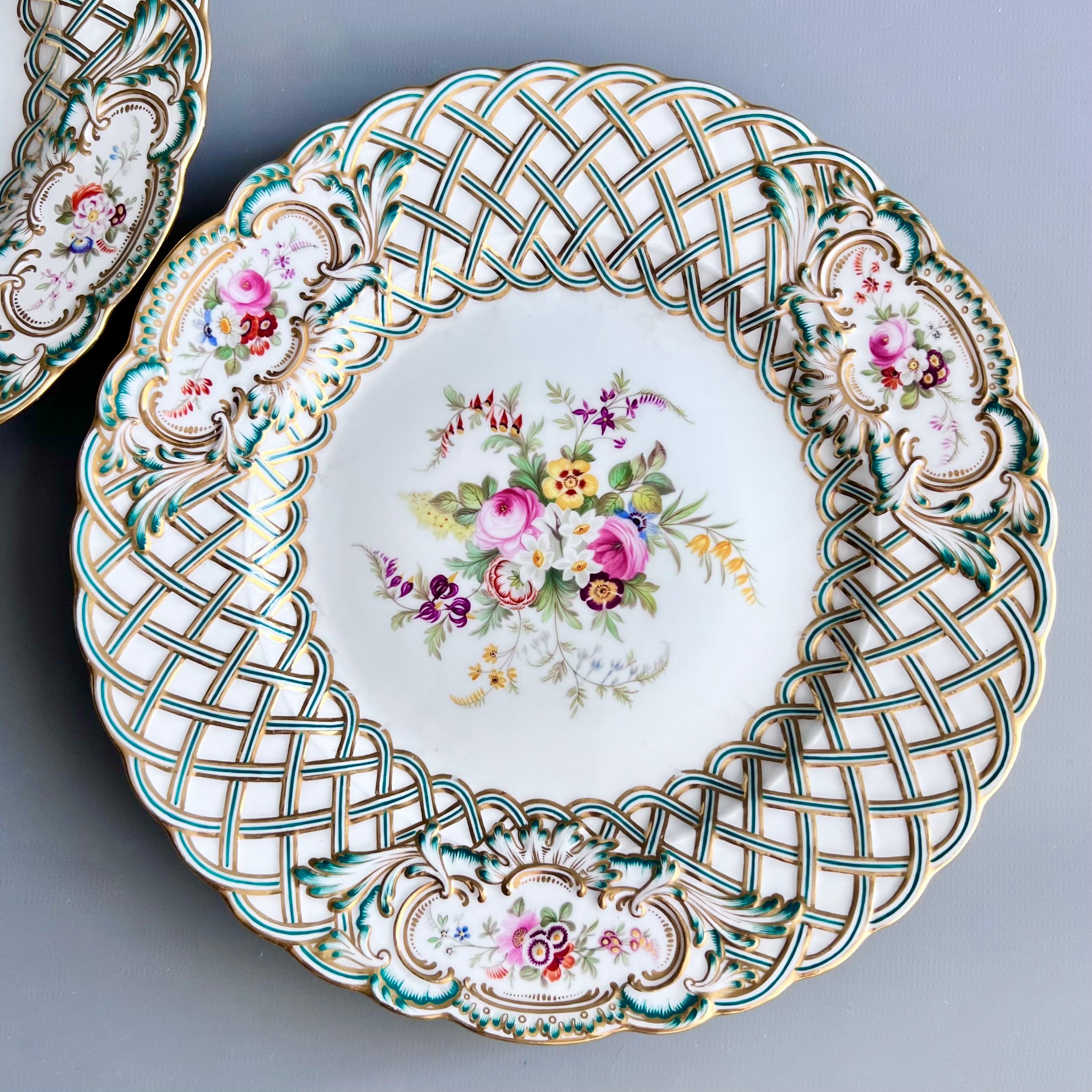 Pareja de platos Minton, Newcastle en relieve, Flores J. Bancroft, 1857 (2) Victoriano en venta