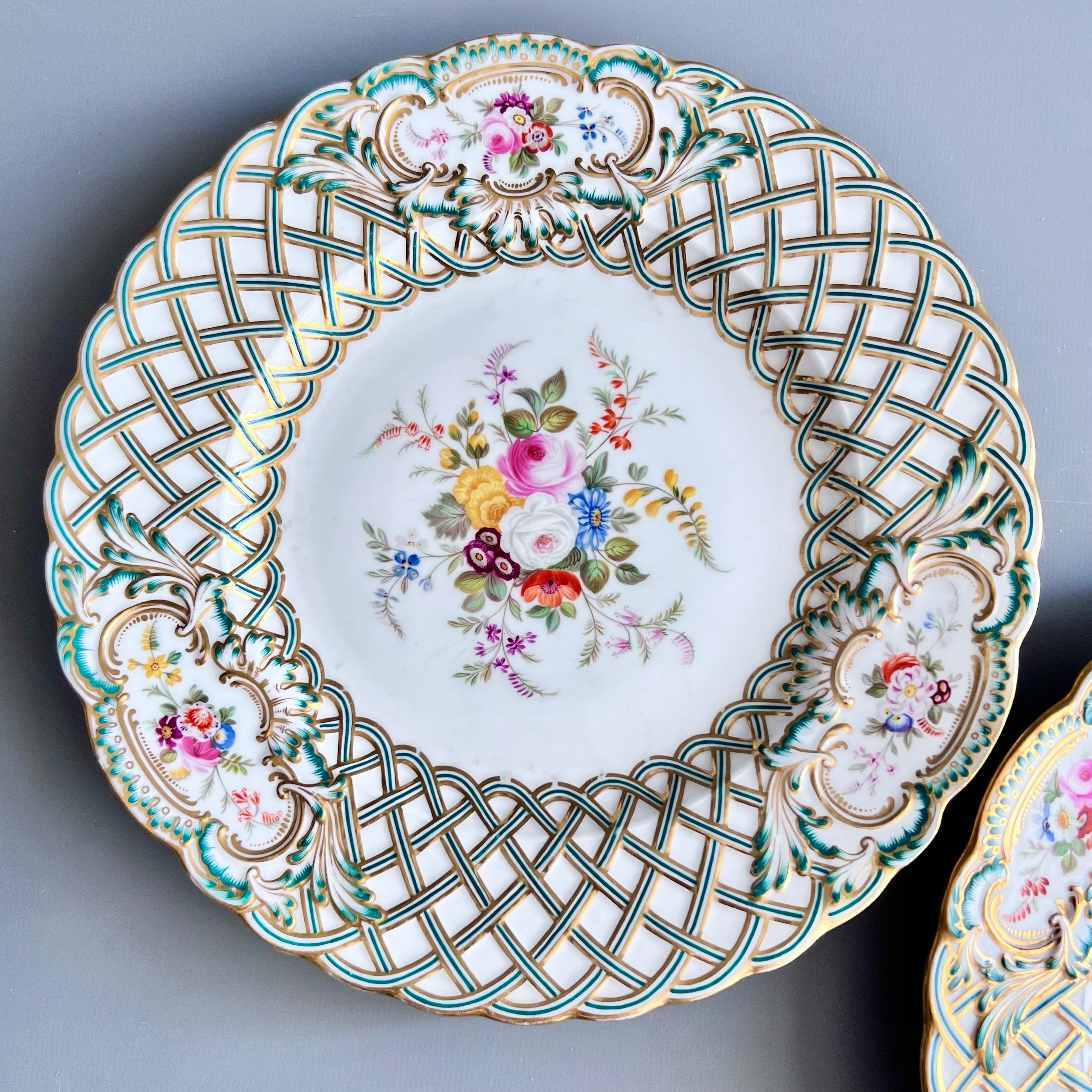 Pareja de platos Minton, Newcastle en relieve, Flores J. Bancroft, 1857 (2) Inglés en venta