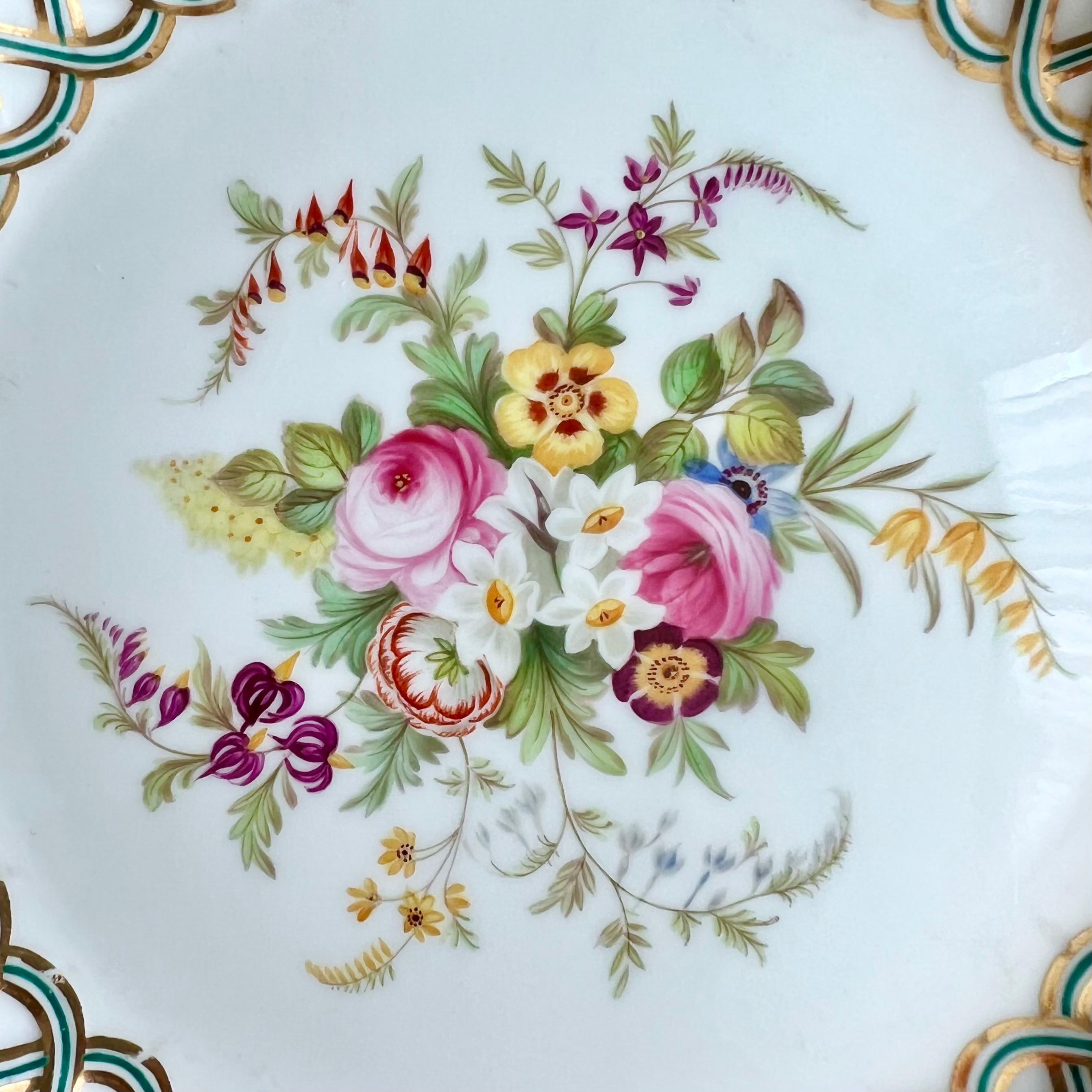 Pareja de platos Minton, Newcastle en relieve, Flores J. Bancroft, 1857 (2) Pintado a mano en venta