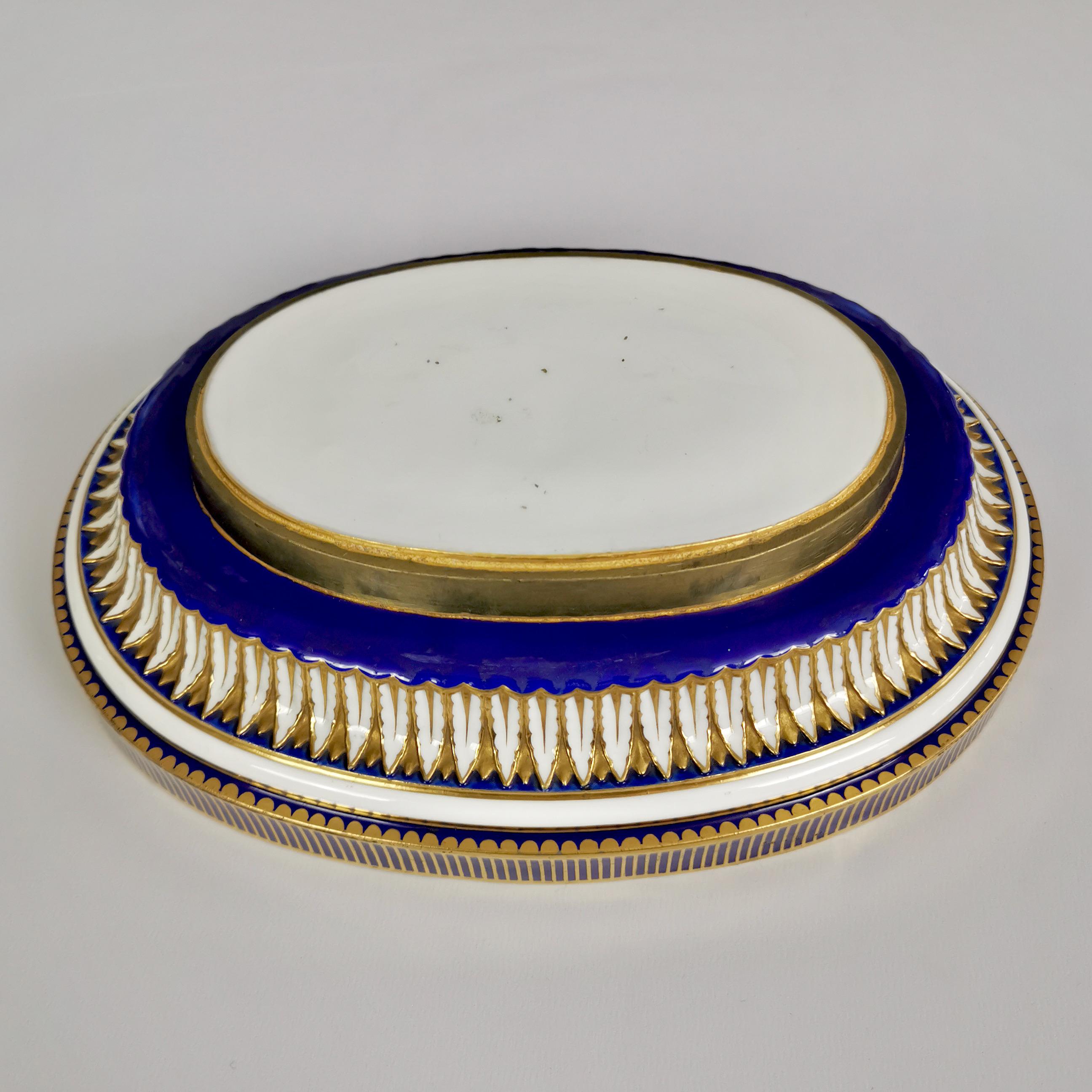 Centre de table en porcelaine de Minton, bleu Mazarine avec dorure, style Svres, 1862-1870 en vente 9