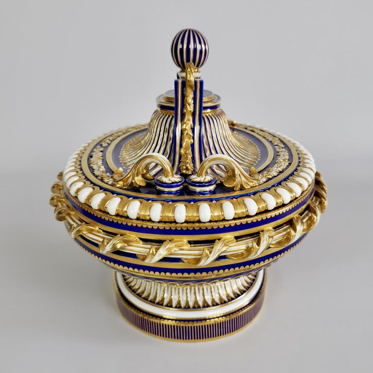 Minton Porcelain Centre Piece, Mazarine Blue with Gilt, Sèvres Style, 1862-1870 In Good Condition For Sale In London, GB