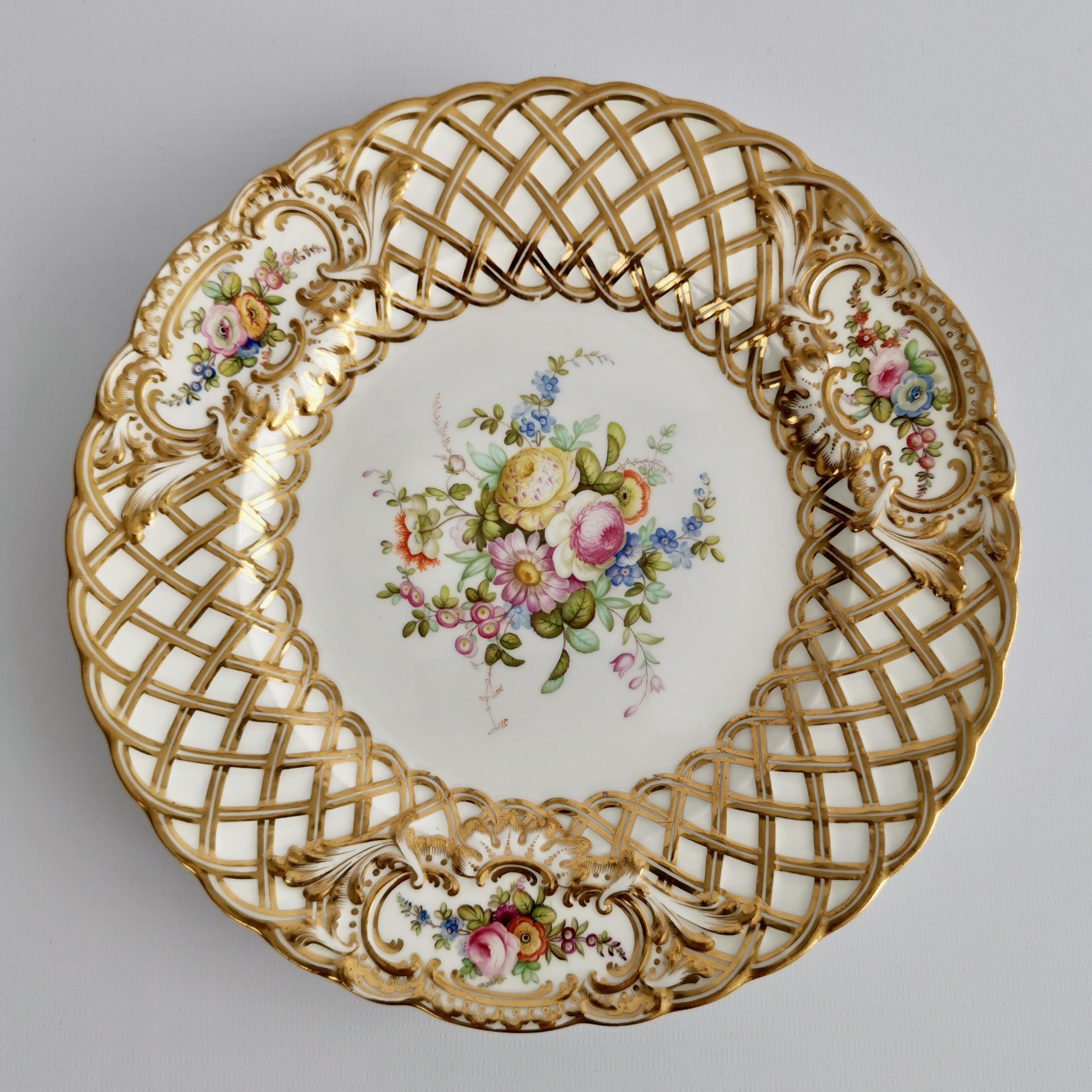 Minton Porcelain Dessert Service, White, Flowers J. Bancroft, Victorian, 1841 In Good Condition In London, GB