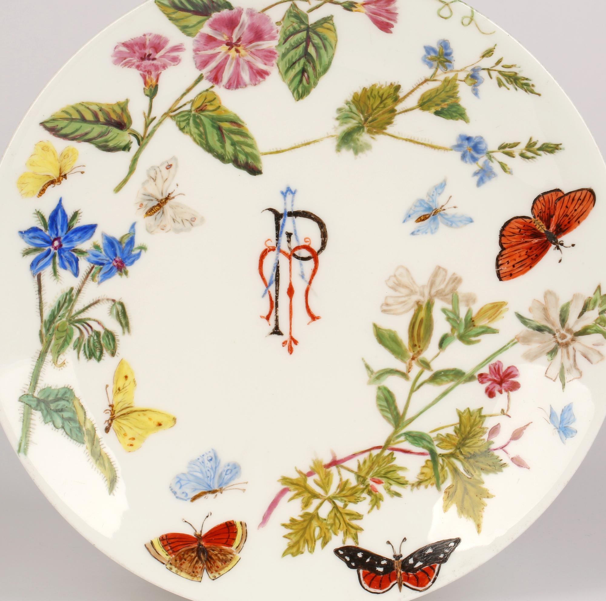 Assiette de cabinet en porcelaine peinte à la main signée AMB, 1890, Minton en vente 1