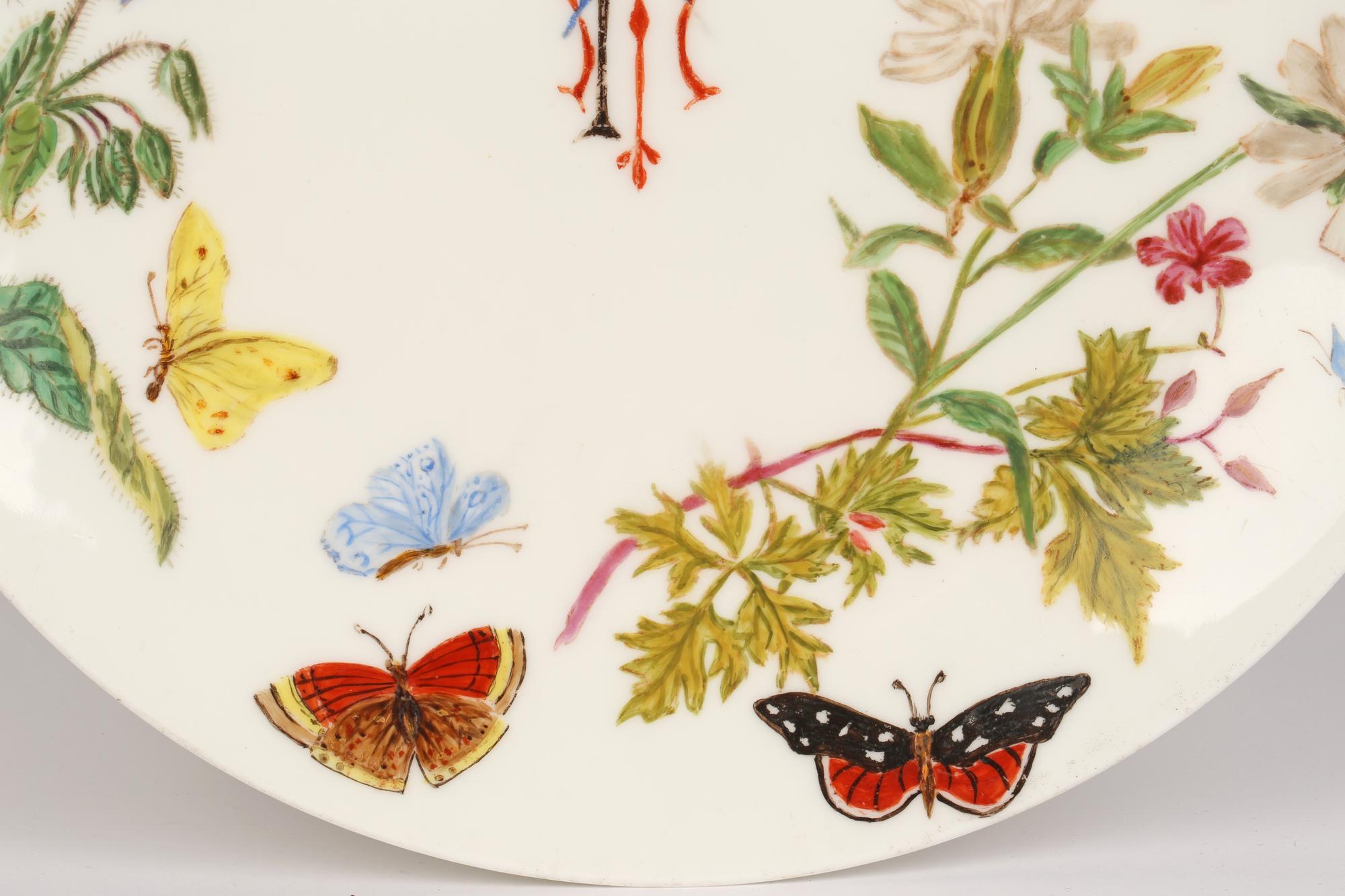 Plato de gabinete en blanco de porcelana Minton pintado a mano y firmado AMB, 1890 Fines del siglo XIX en venta
