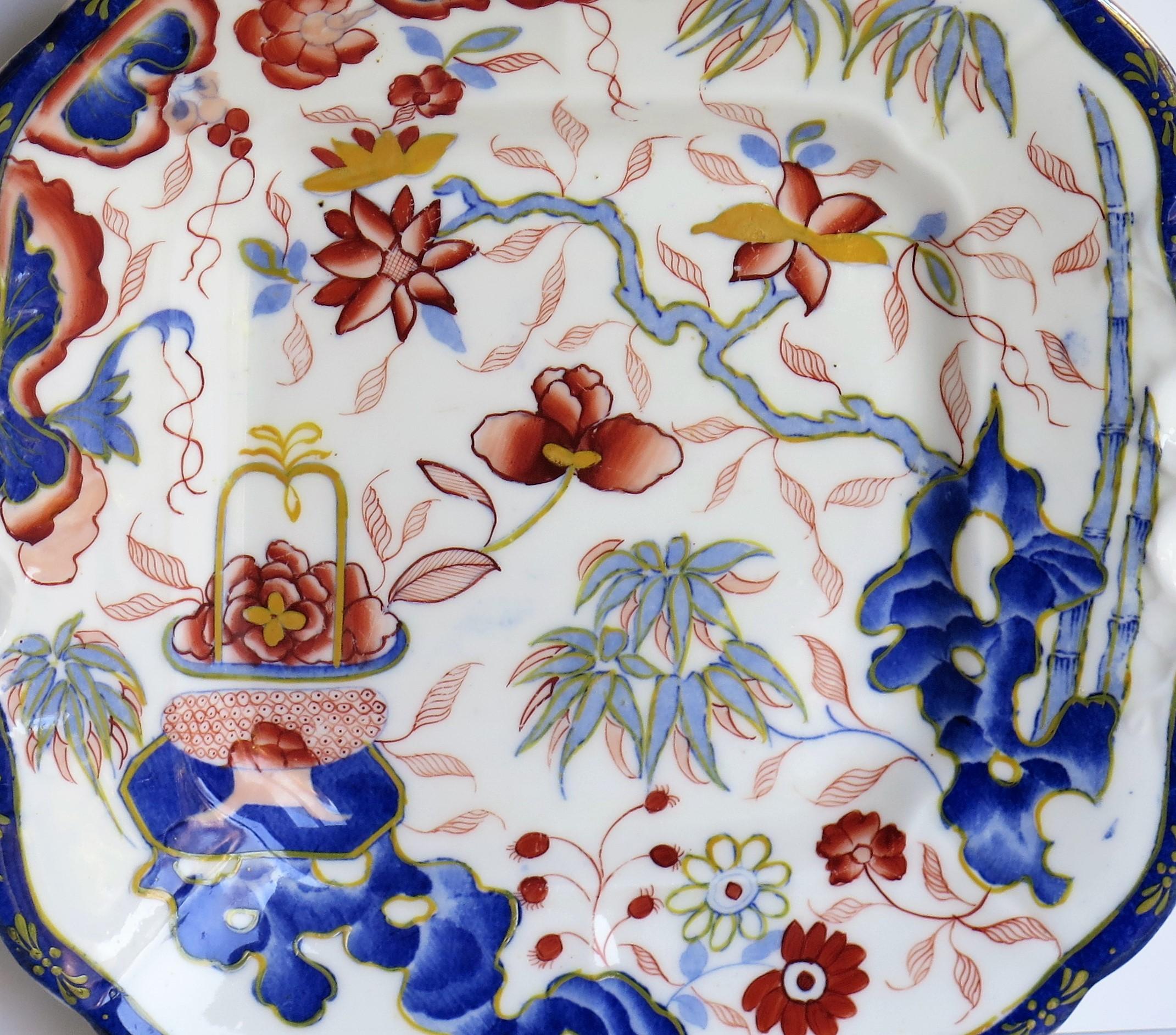 Minton Porcelain Handled Dish or Plate in Imari Pattern 1052, English circa 1825 2