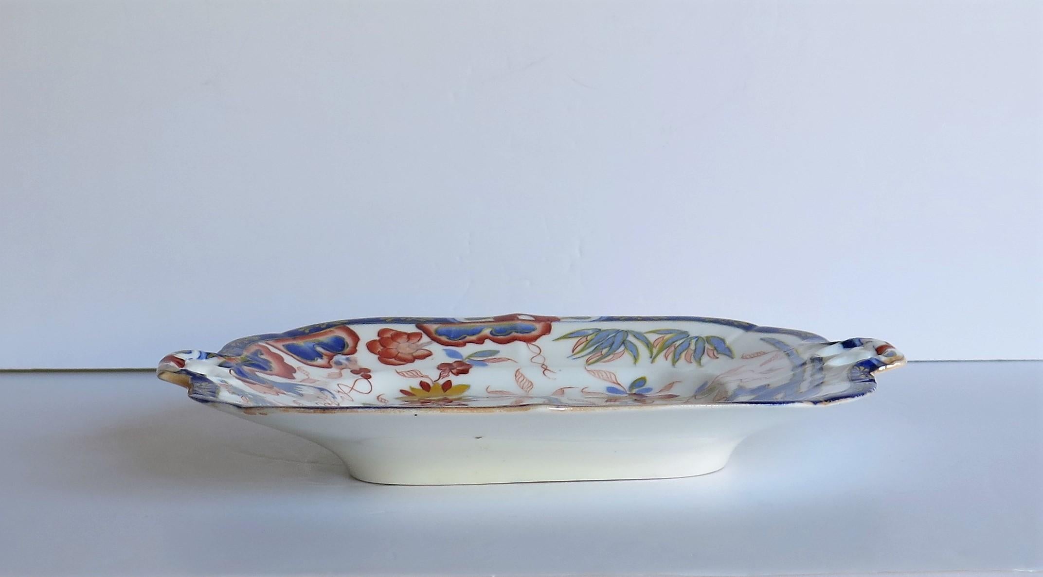 Chinoiserie Minton Porcelain Handled Dish or Plate in Imari Pattern 1052, English circa 1825