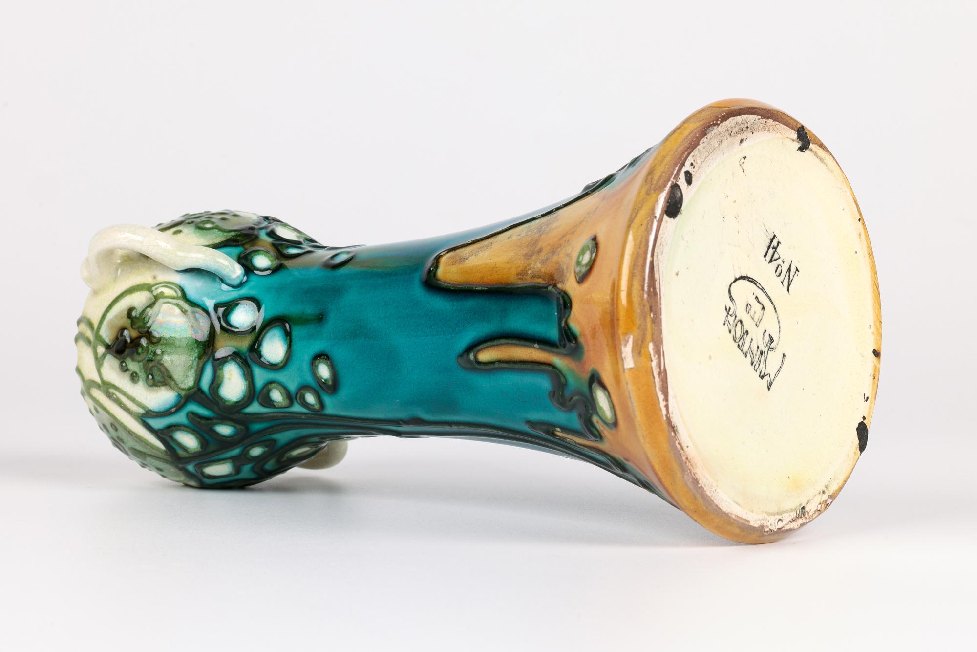 Poterie d'art sécessionniste de Minton vase à fleurs stylisées en tubes n° 41 en vente 3