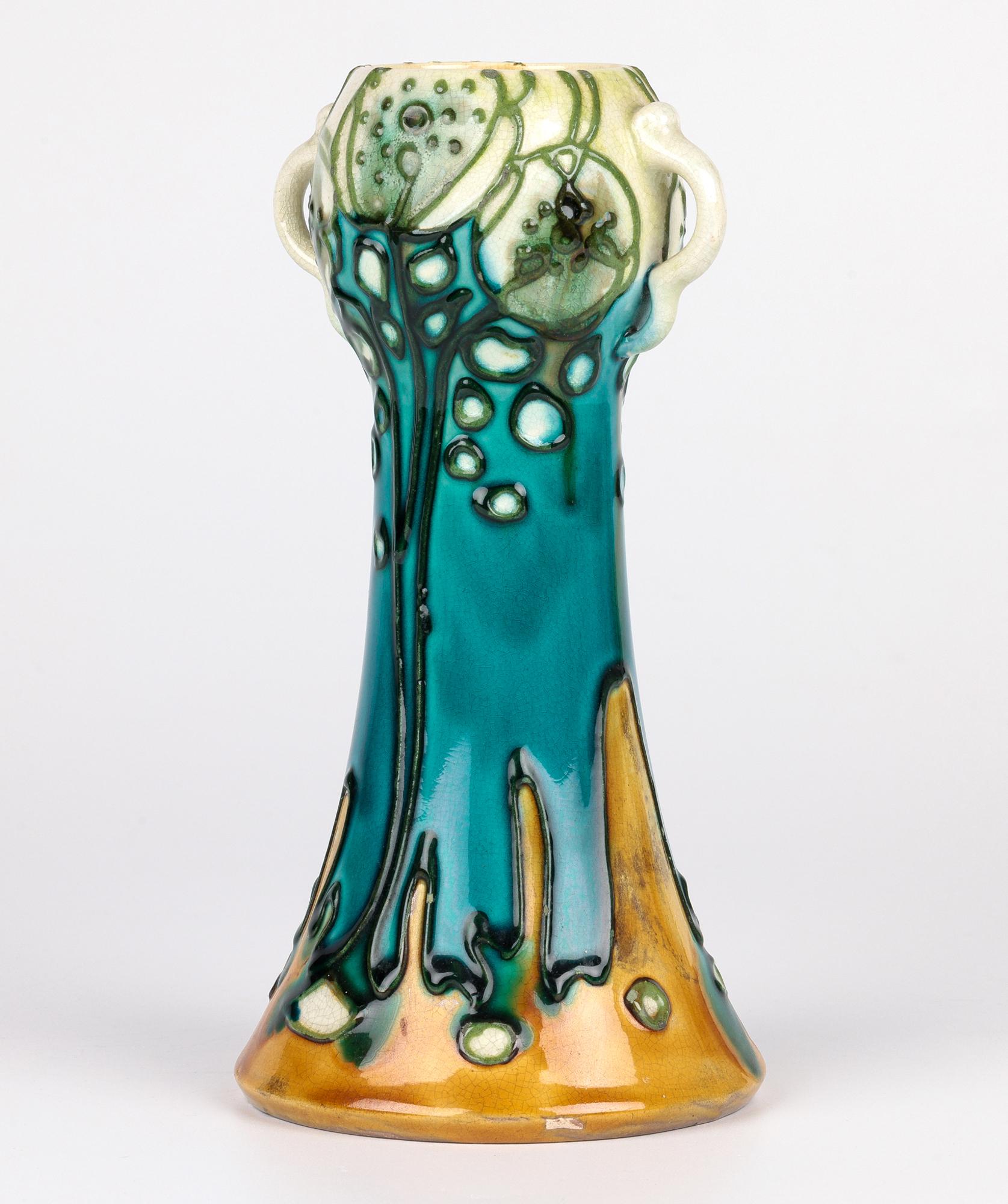 Poterie d'art sécessionniste de Minton vase à fleurs stylisées en tubes n° 41 en vente 6
