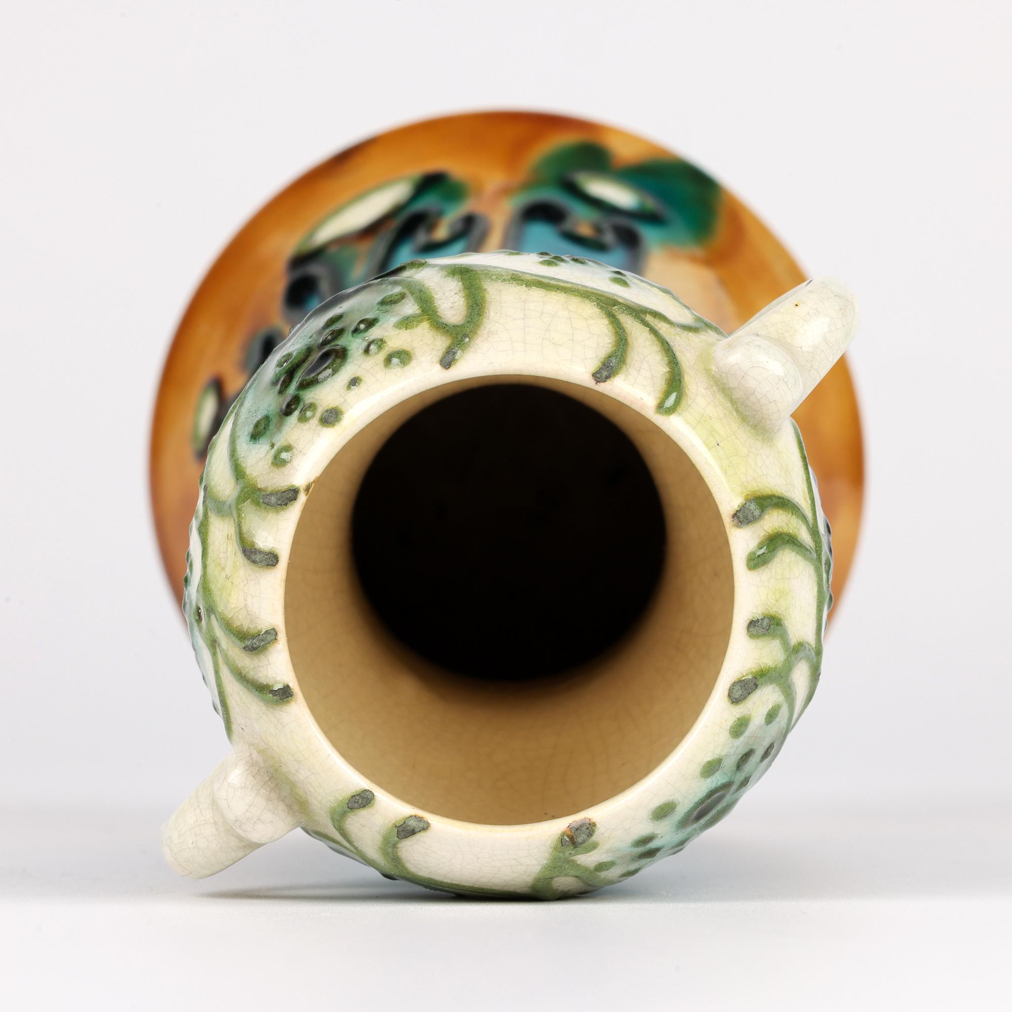 Poterie d'art sécessionniste de Minton vase à fleurs stylisées en tubes n° 41 en vente 7