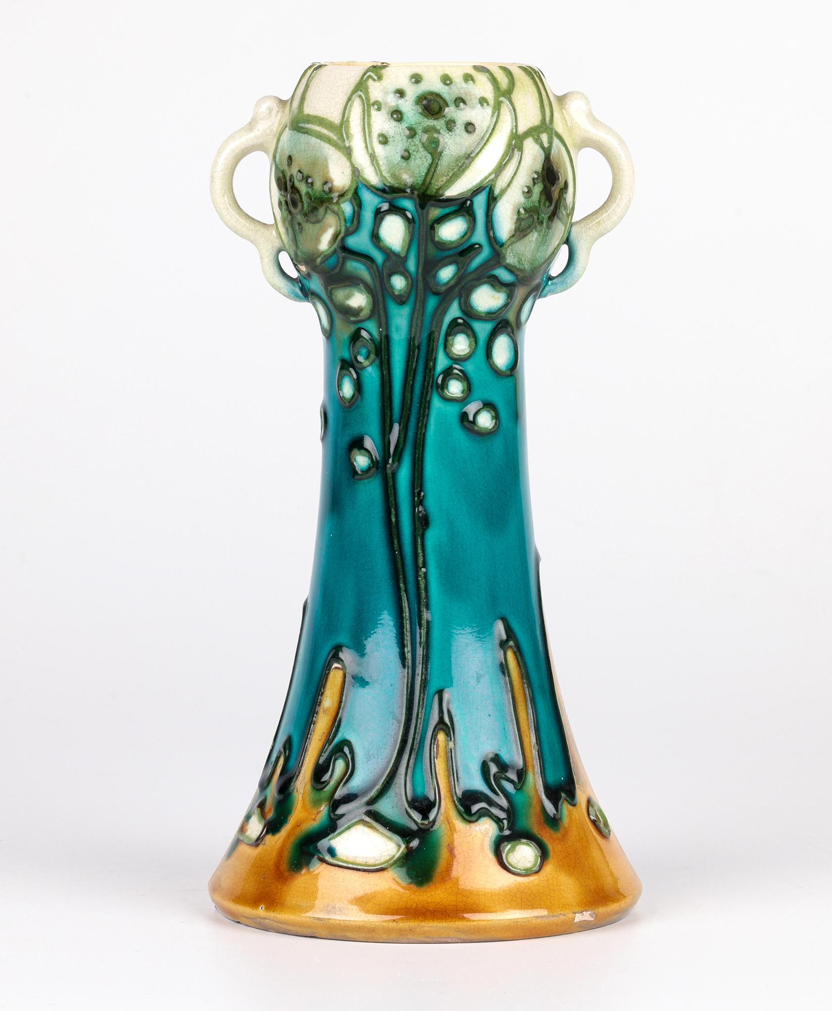 Poterie d'art sécessionniste de Minton vase à fleurs stylisées en tubes n° 41 en vente 11