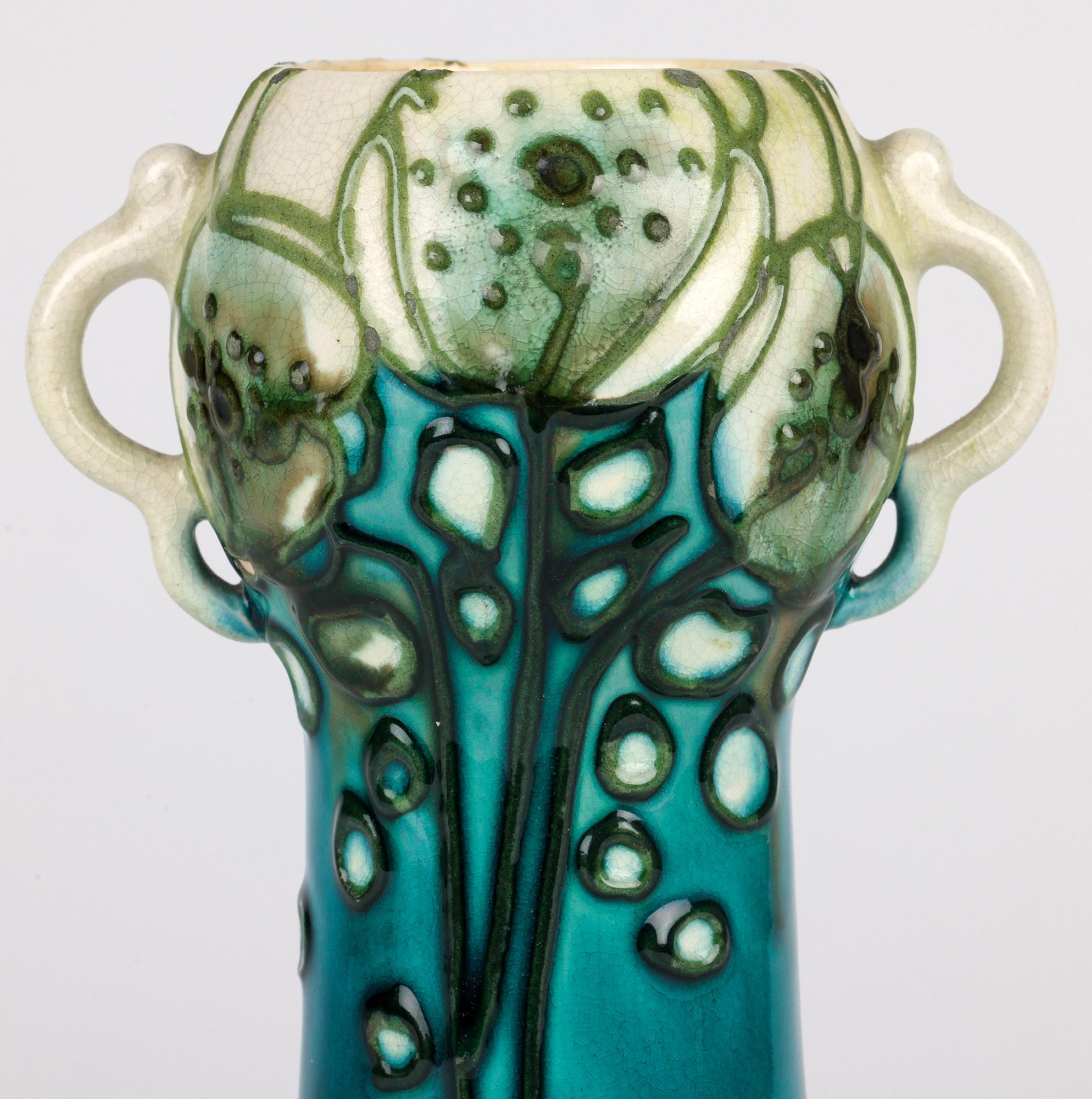 Art nouveau Poterie d'art sécessionniste de Minton vase à fleurs stylisées en tubes n° 41 en vente