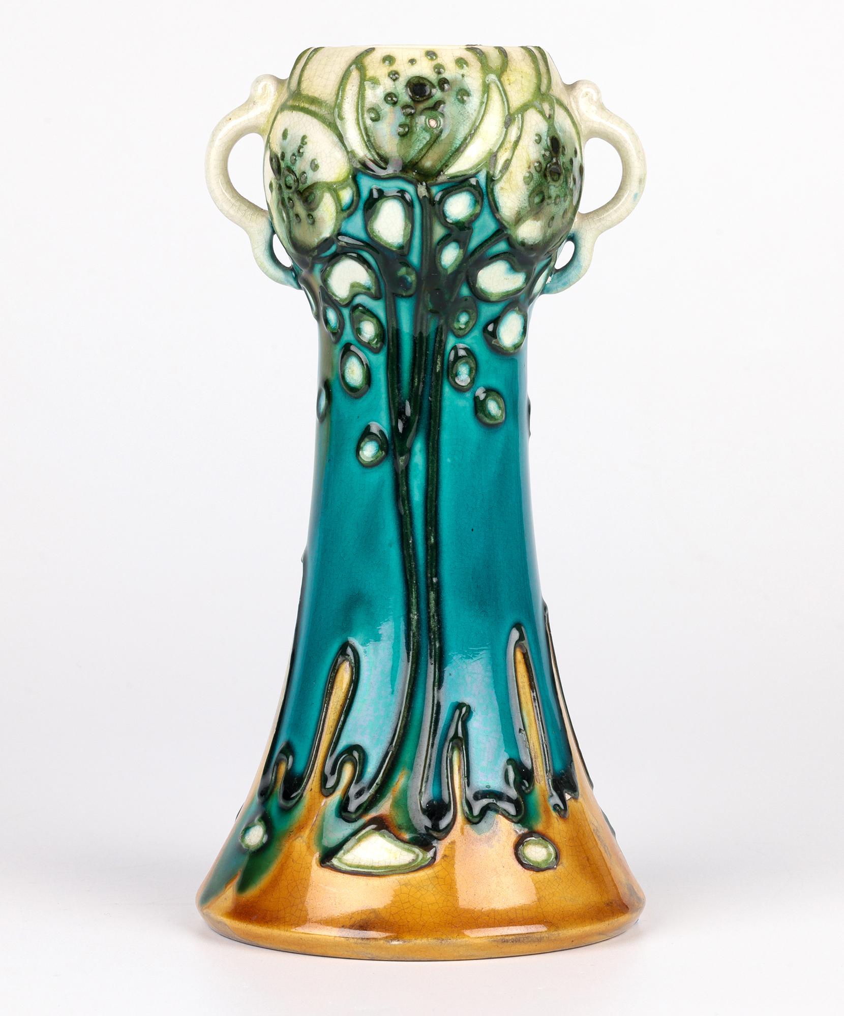 Vernissé Poterie d'art sécessionniste de Minton vase à fleurs stylisées en tubes n° 41 en vente