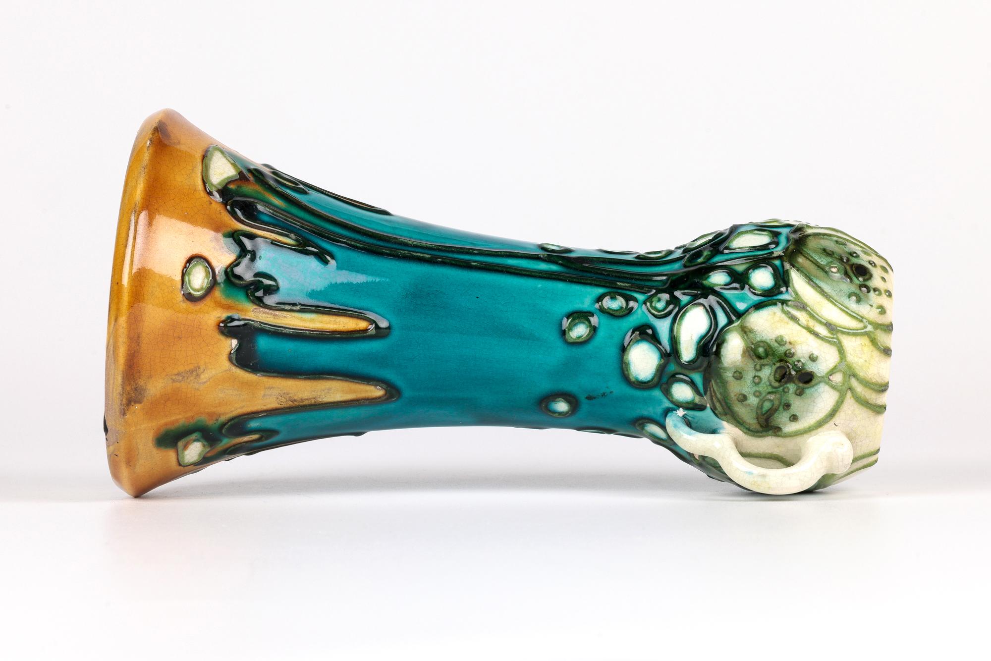 Poterie d'art sécessionniste de Minton vase à fleurs stylisées en tubes n° 41 en vente 1
