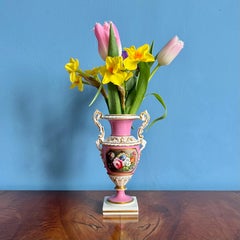 Minton Kleine Vase, Elgin-Form, Rosa mit Blumenreserve, Rokoko-Revival, ca. 1835