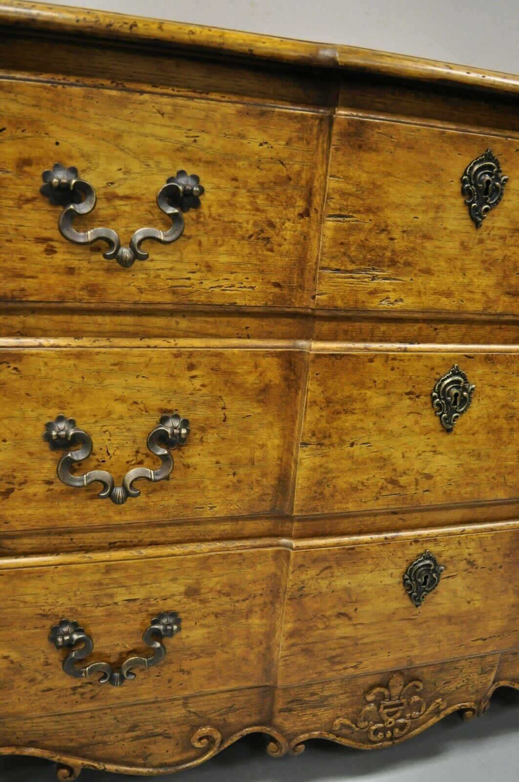 Minton Spidell 3 Drawer French Provincial Commode Bachelor Chest Dresser     In Good Condition In Philadelphia, PA