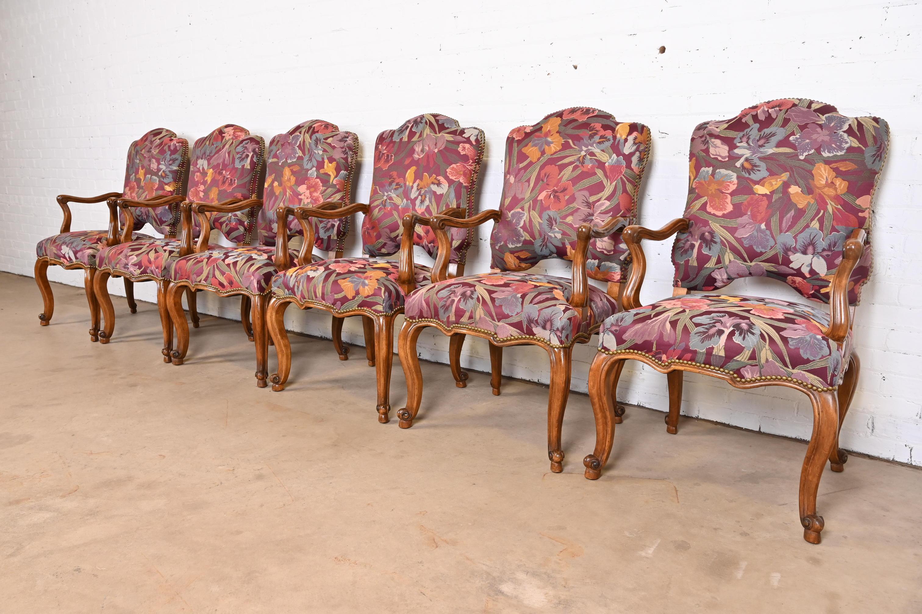Minton Spidell French Louis XV Style Walnut Dining Arm Chairs, Set of Six In Good Condition For Sale In South Bend, IN