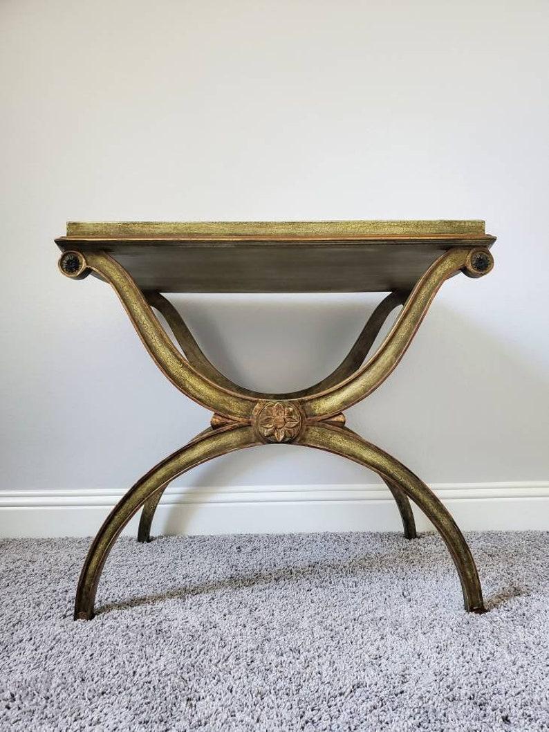 Table à plateau York néoclassique en forme de X de Minton-Spidell Bon état - En vente à Forney, TX