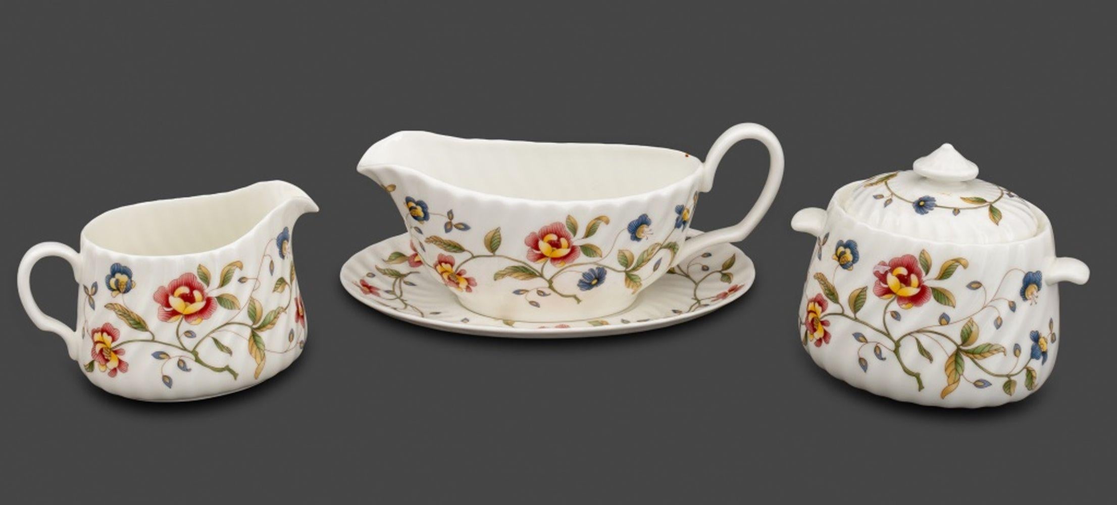 Porcelaine Service de table en porcelaine « Tapisserie » de Minton, 80 en vente