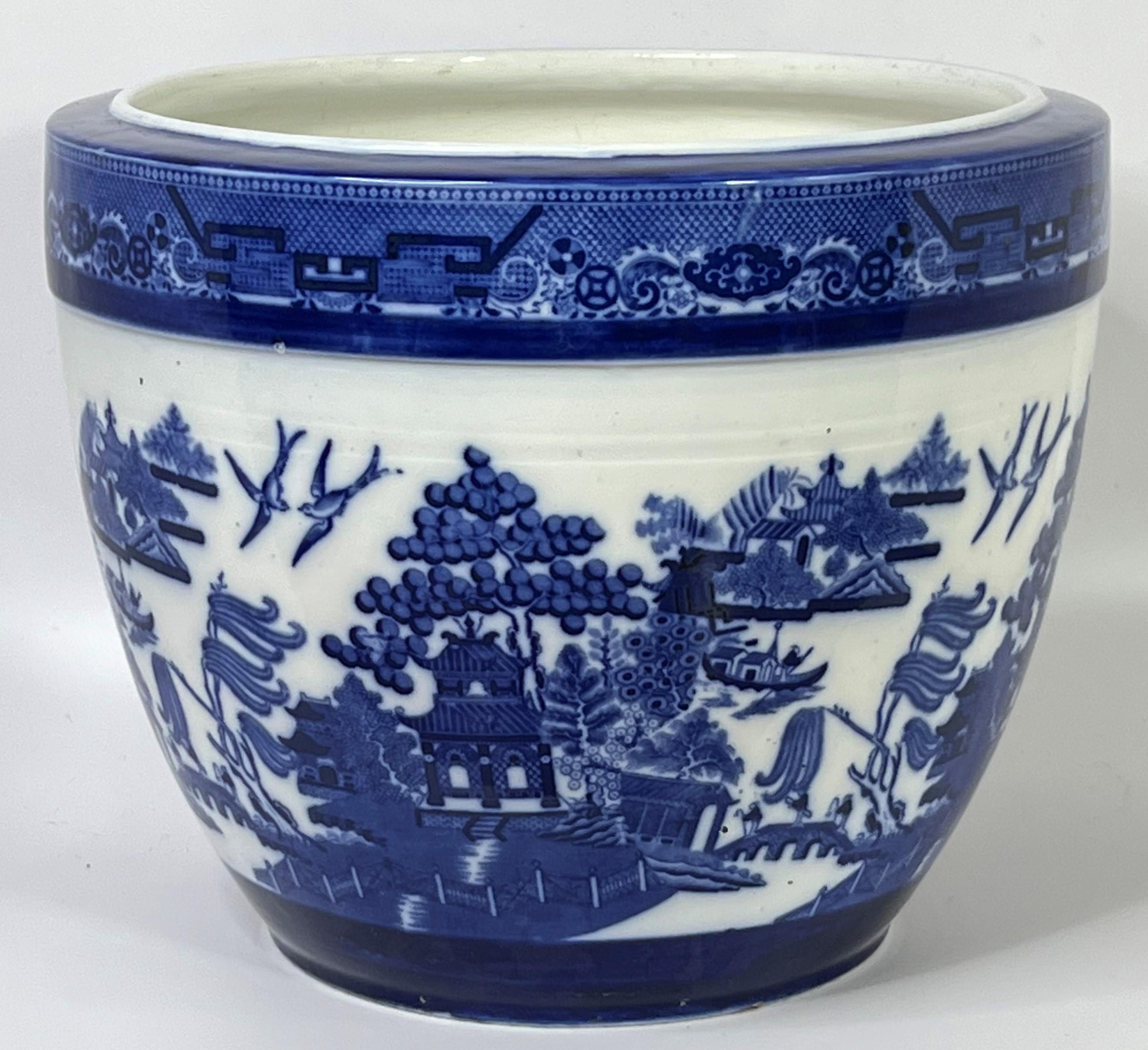 Thomas Minton is believed to have created the famous Blue Willow Pattern and sold the original design to Thomas Turner in the 18th century. The pattern is clearly inspired by Canton Chinese Export Porcelain and it is among the most popular patterns