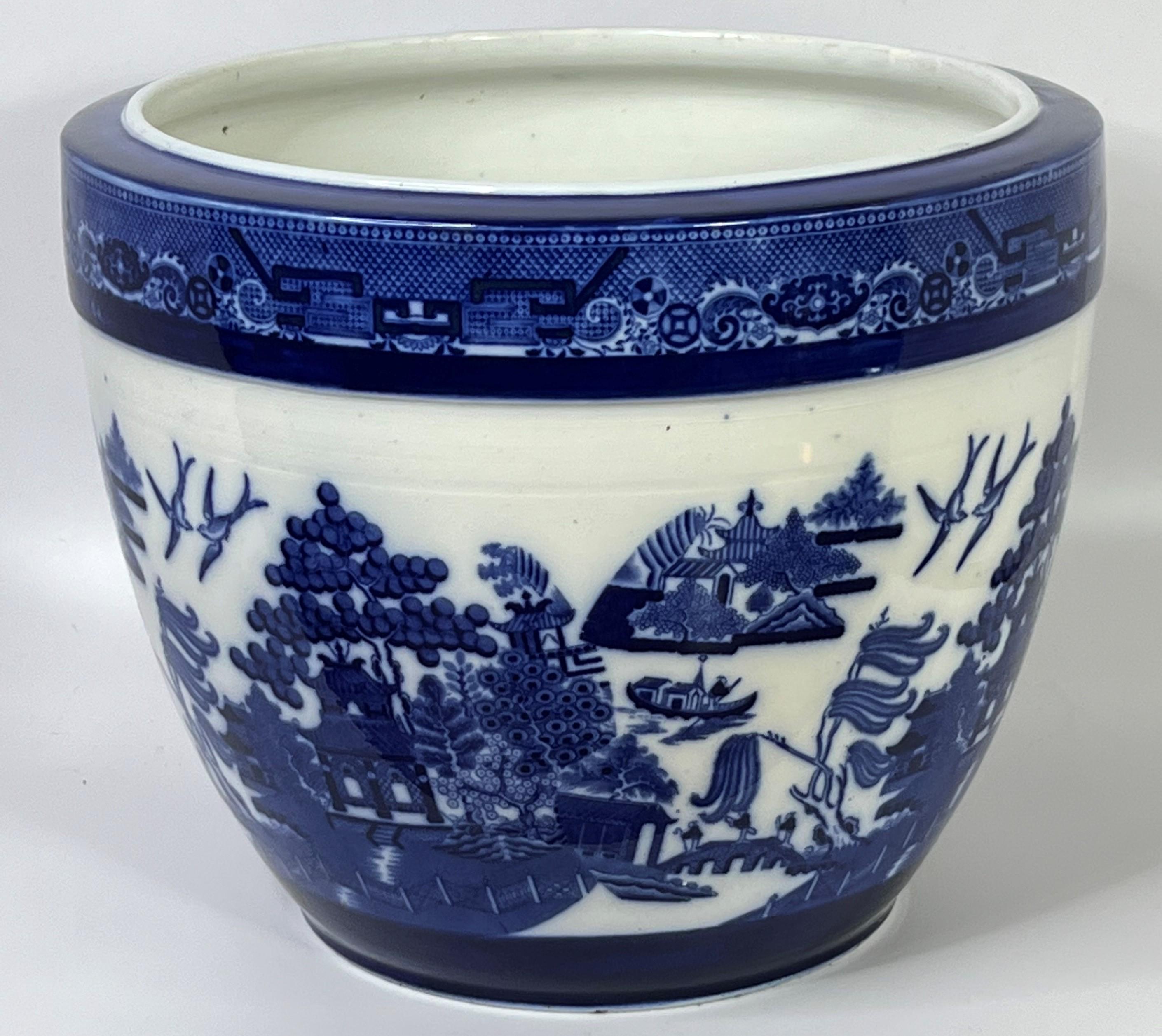 blue willow vase