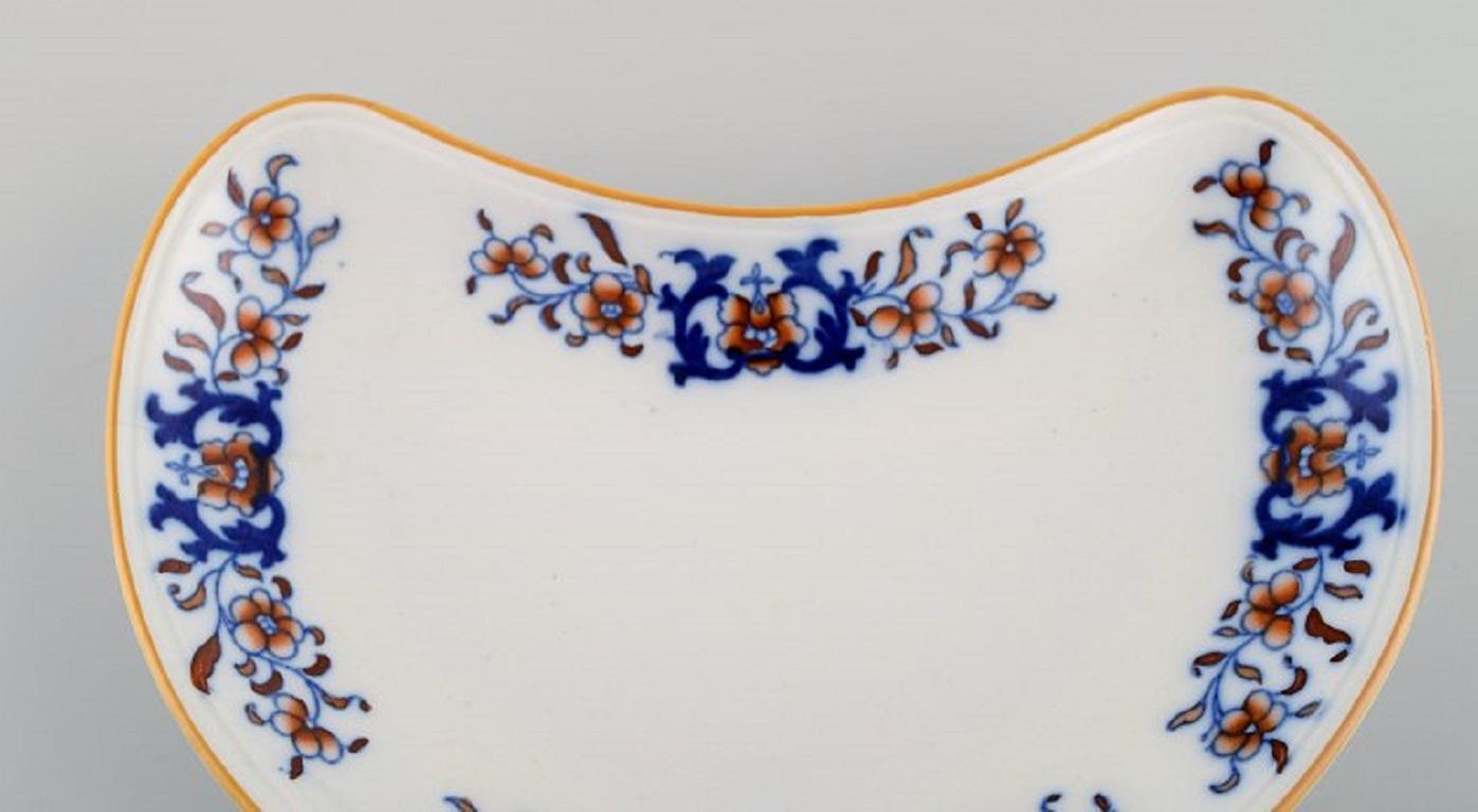 20th Century Mintons, England, Five Antique Bowls in Hand-Painted Faience, Chinese Style For Sale