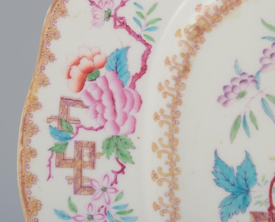 19th Century Mintons, England. Large antique serving platter in faience. Chinese style.