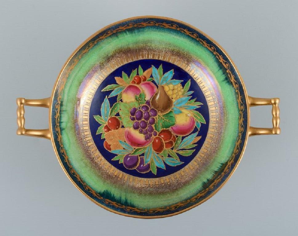 Mintons, Inglaterra, Cuenco de porcelana con asa, pintado a mano con frutas Británico en venta