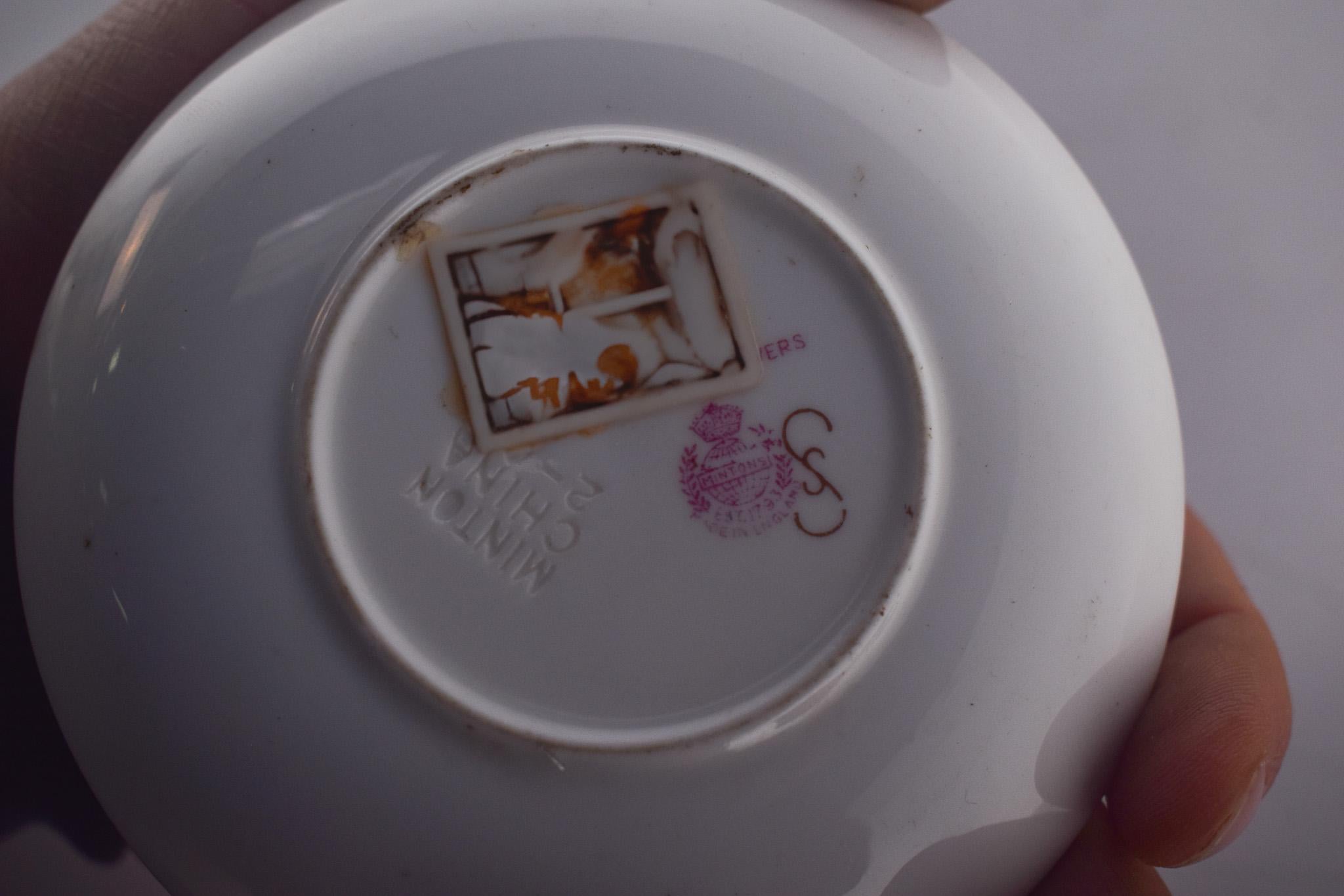Taza y platillo de porcelana inglesa Mintons siglo XIX en venta