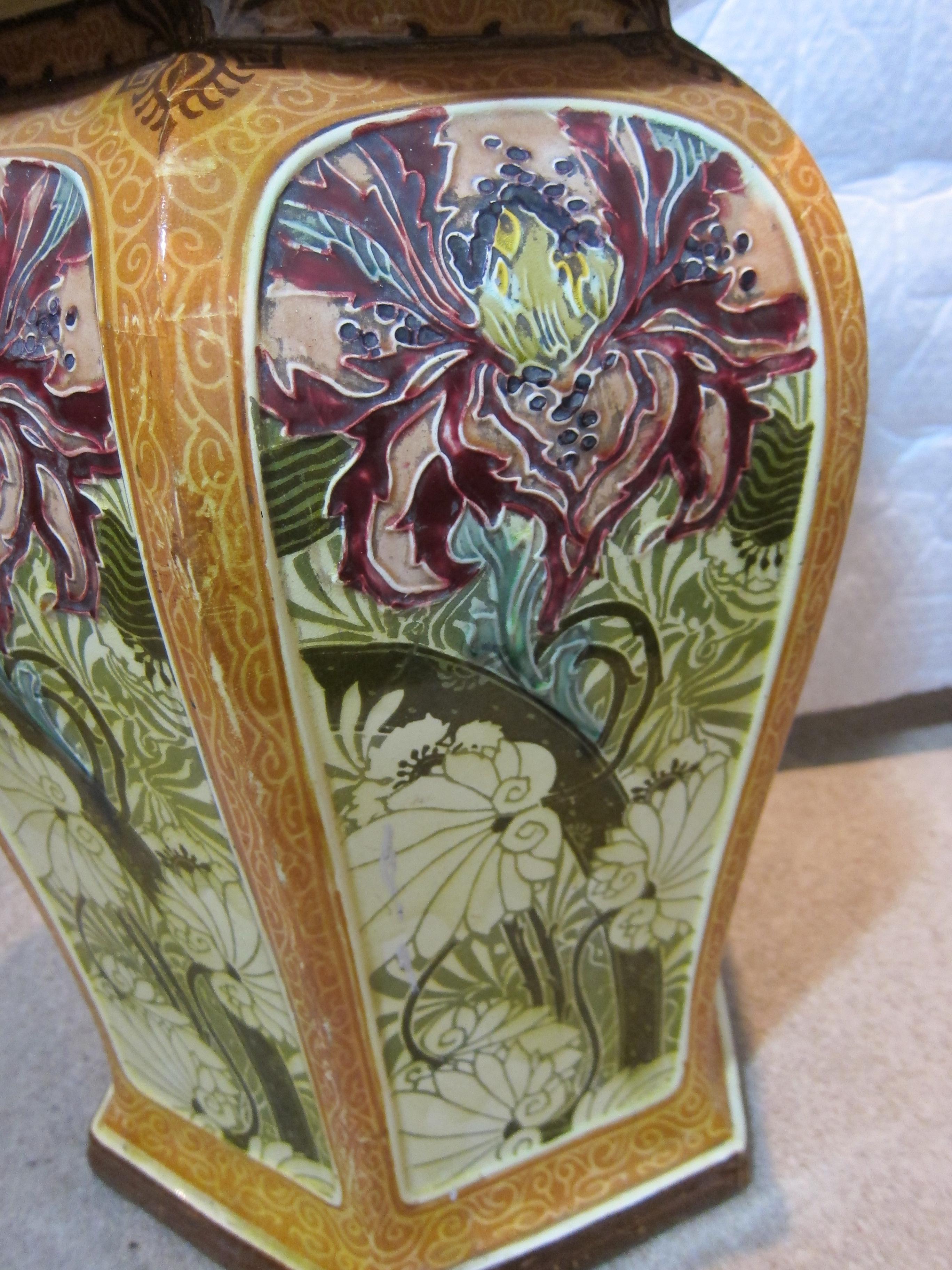 Mintons Impressed Mark Pottery Garden Seat in Secessionist Style In Good Condition For Sale In London, GB