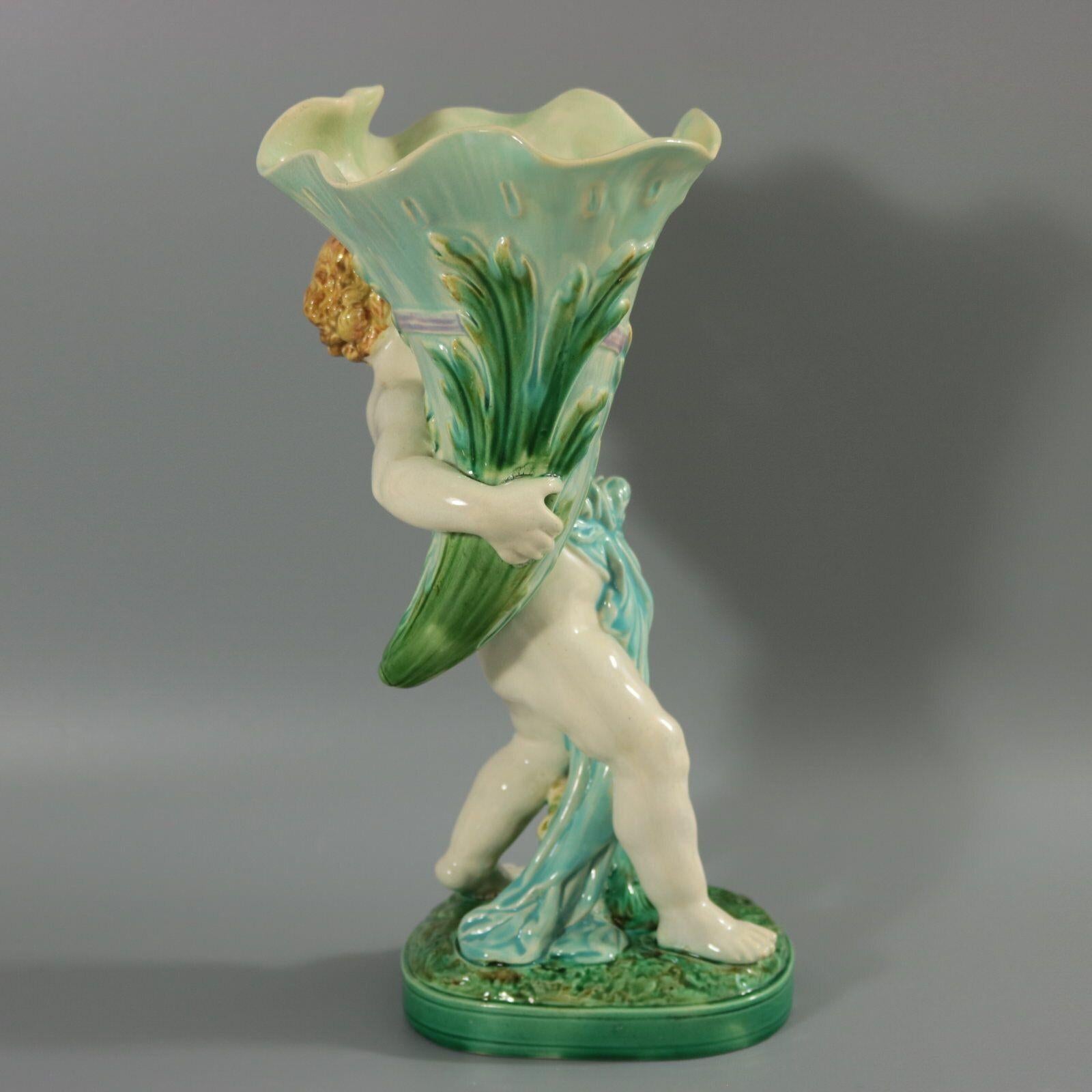 Mintons Majolika-Blumenhalter-Vase mit Puttenmotiv (Spätes 19. Jahrhundert) im Angebot