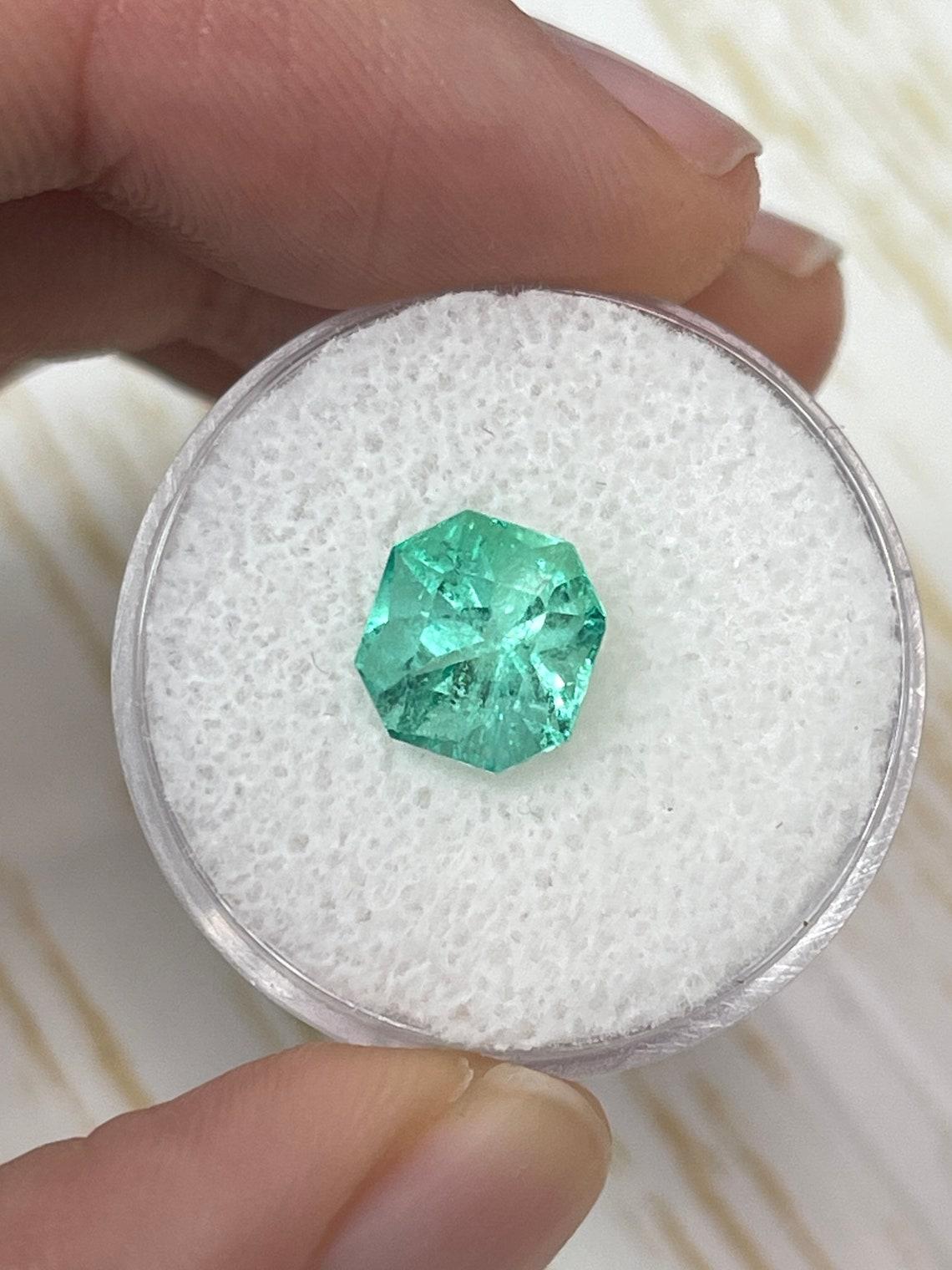Smeraldo colombiano taglio Asscher Art Deco da 2,57 carati - Gemma del mese di maggio In condizioni Nuovo in vendita a Jupiter, FL