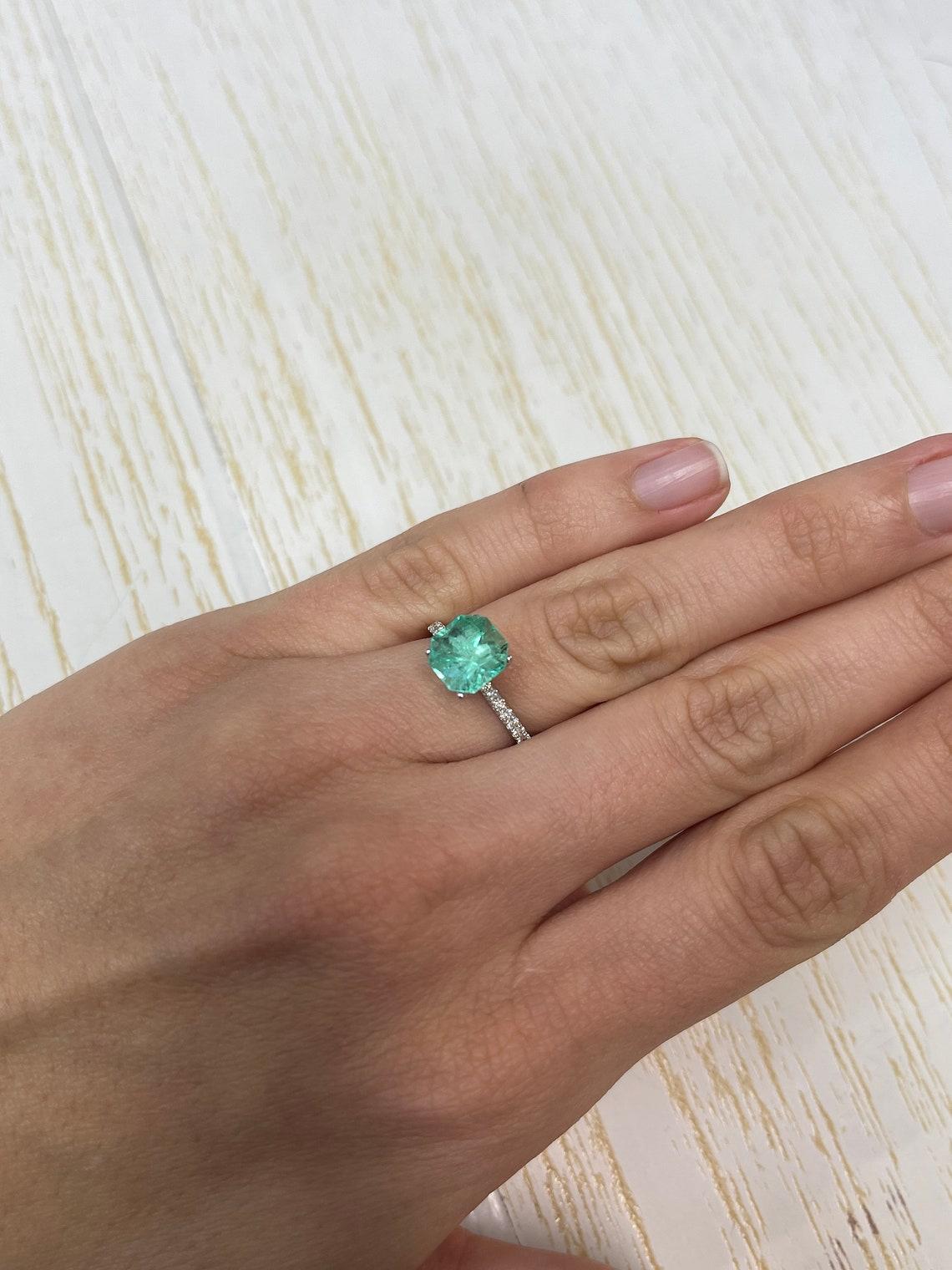 Smeraldo colombiano taglio Asscher Art Deco da 2,57 carati - Gemma del mese di maggio in vendita 3