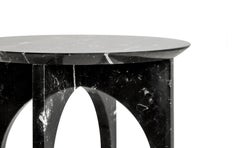 "Mesa Auxiliar Minus" Mesa Auxiliar Minimalista de Mármol Negro Marquina by Aparentment