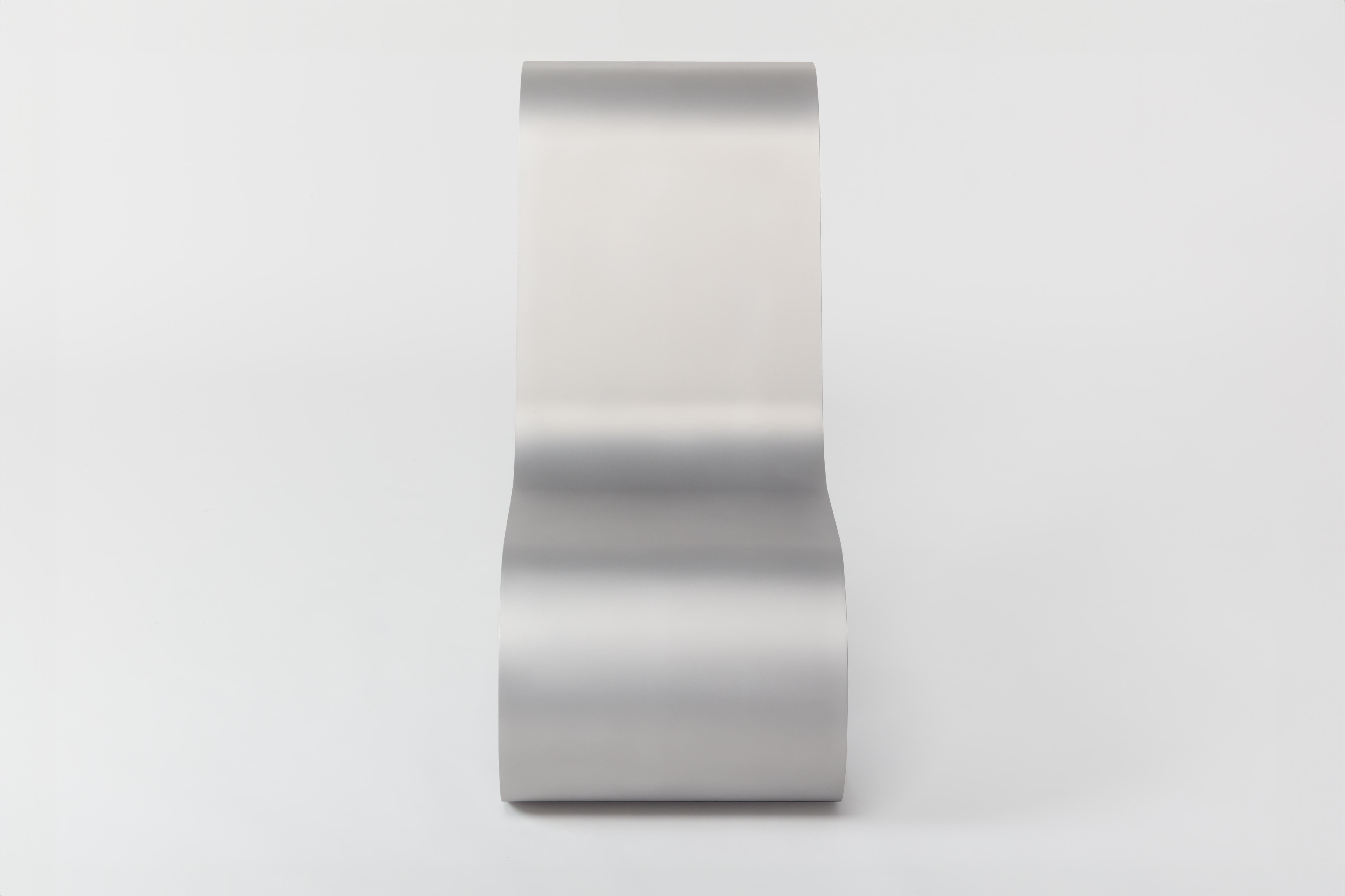 Spagnolo MENO_2. Sedia a dondolo piegata Alluminio 10 mm Foglio Contemporaneo  da KUTARQ in vendita