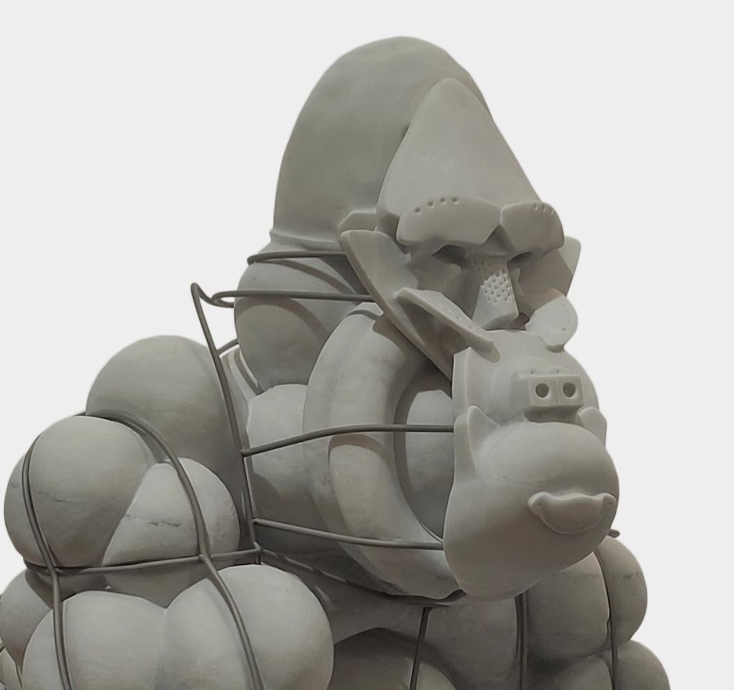 Gorila - 21. Jahrhundert, Zeitgenössische Skulptur, Figurativ, Marmor, Eisen – Sculpture von Miquel Aparici