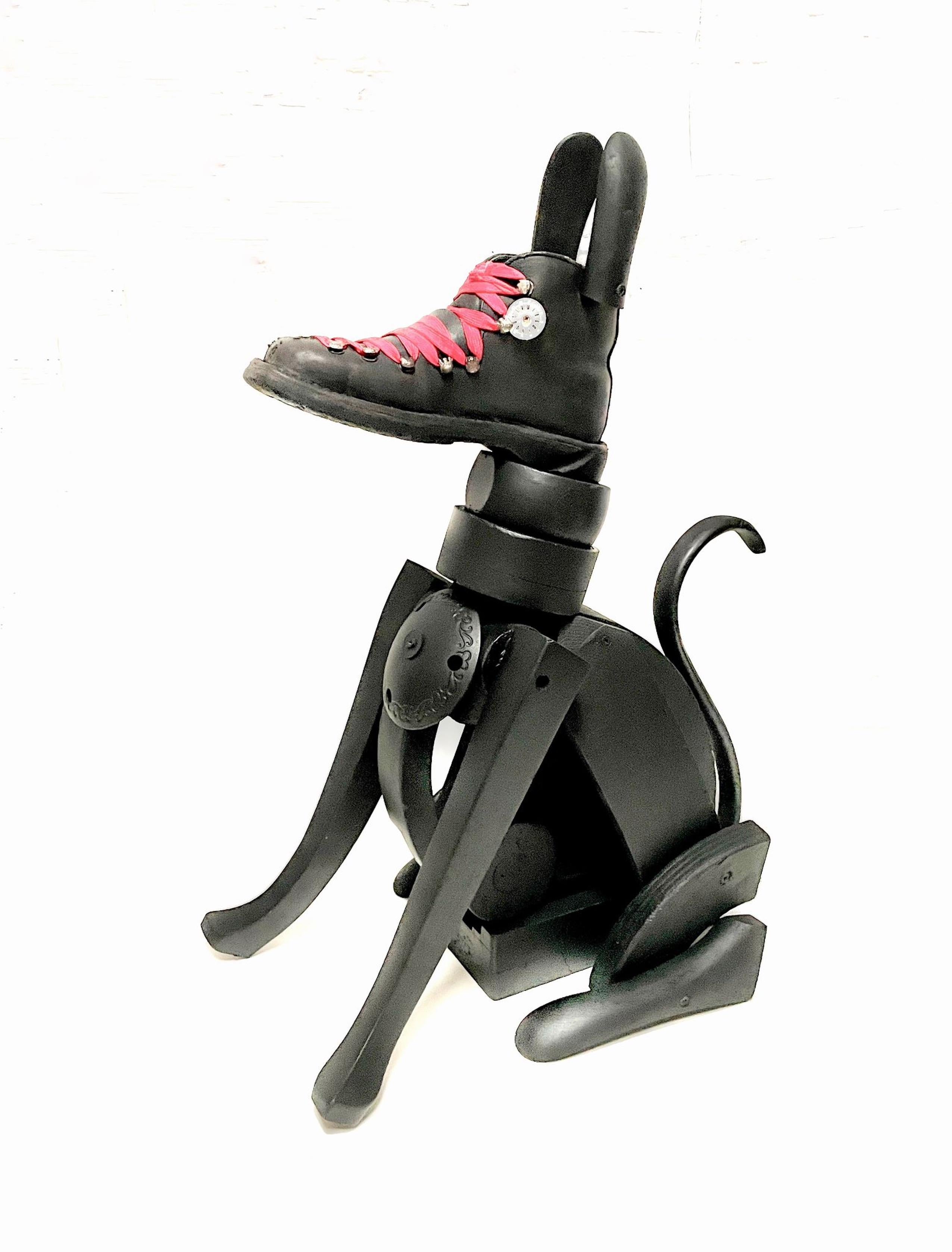 Miquel Aparici Figurative Sculpture – Jango - 21st Century, Contemporary Sculpture, Figurative, Recycling