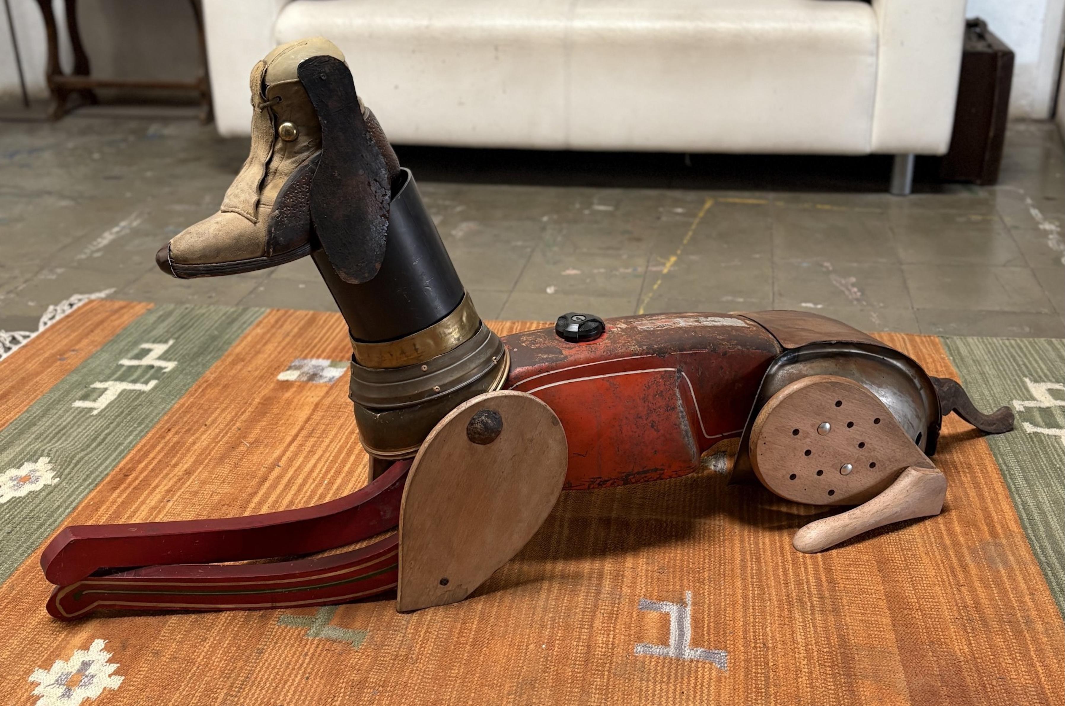 Miquel Aparici Figurative Sculpture - Rafael - 21st Century, Contemporary Sculpture, Figurative, Recycling