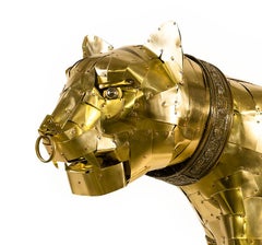 Tigre Dorado - 21. Jahrhundert, Zeitgenössische Skulptur, figürlich, Marmor, Eisen
