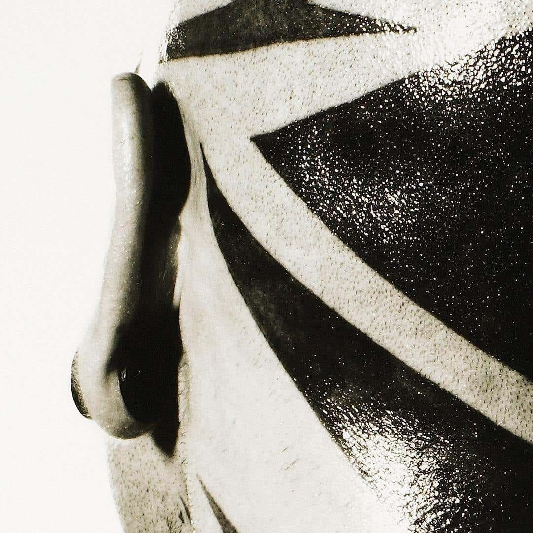 Miquel Arnal, Hombre tatuado, Fotografía en blanco y negro firmada a mano, enmarcada en venta 5