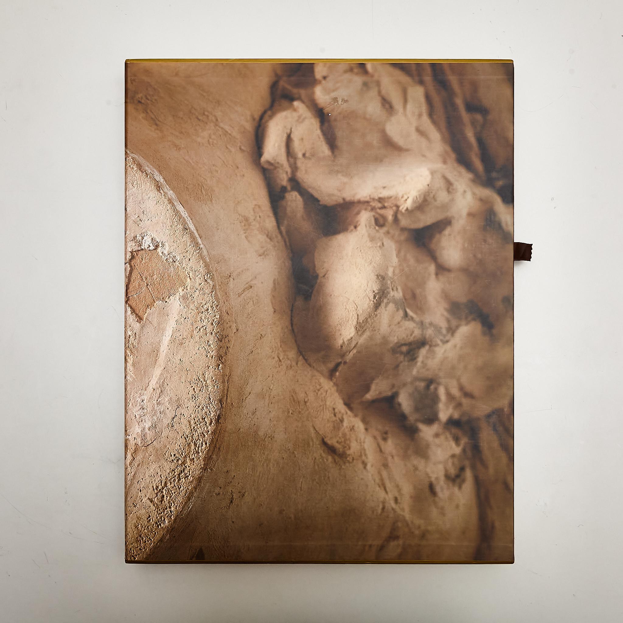 Plongez dans l'univers captivant de l'art céramique de Miquel Barceló avec cette édition spéciale extraordinaire intitulée 