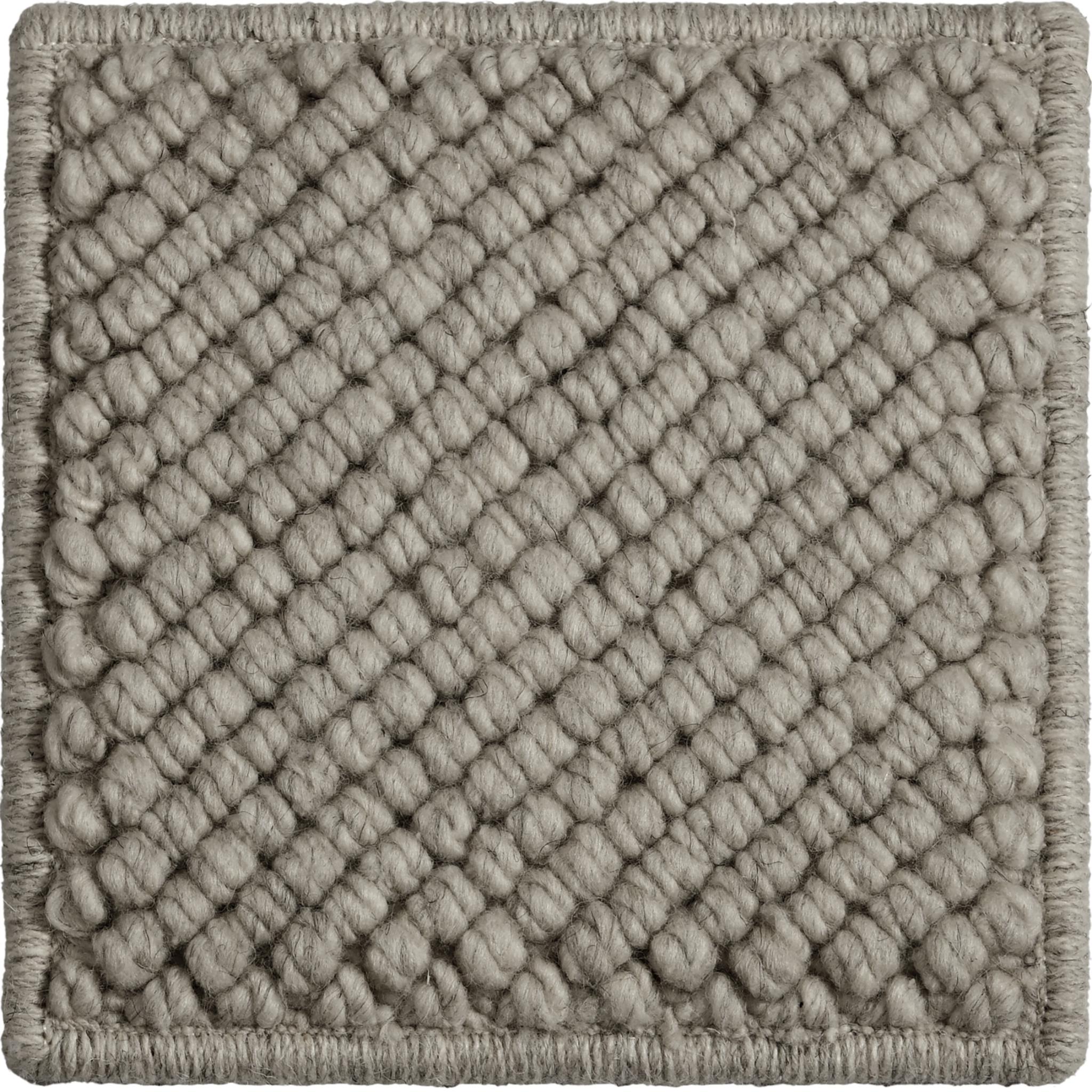 Mira 6x9ft, tappeto di lusso in lana grigia con disegno a pompon e tessuto a mano In condizioni Nuovo in vendita a New York, NY