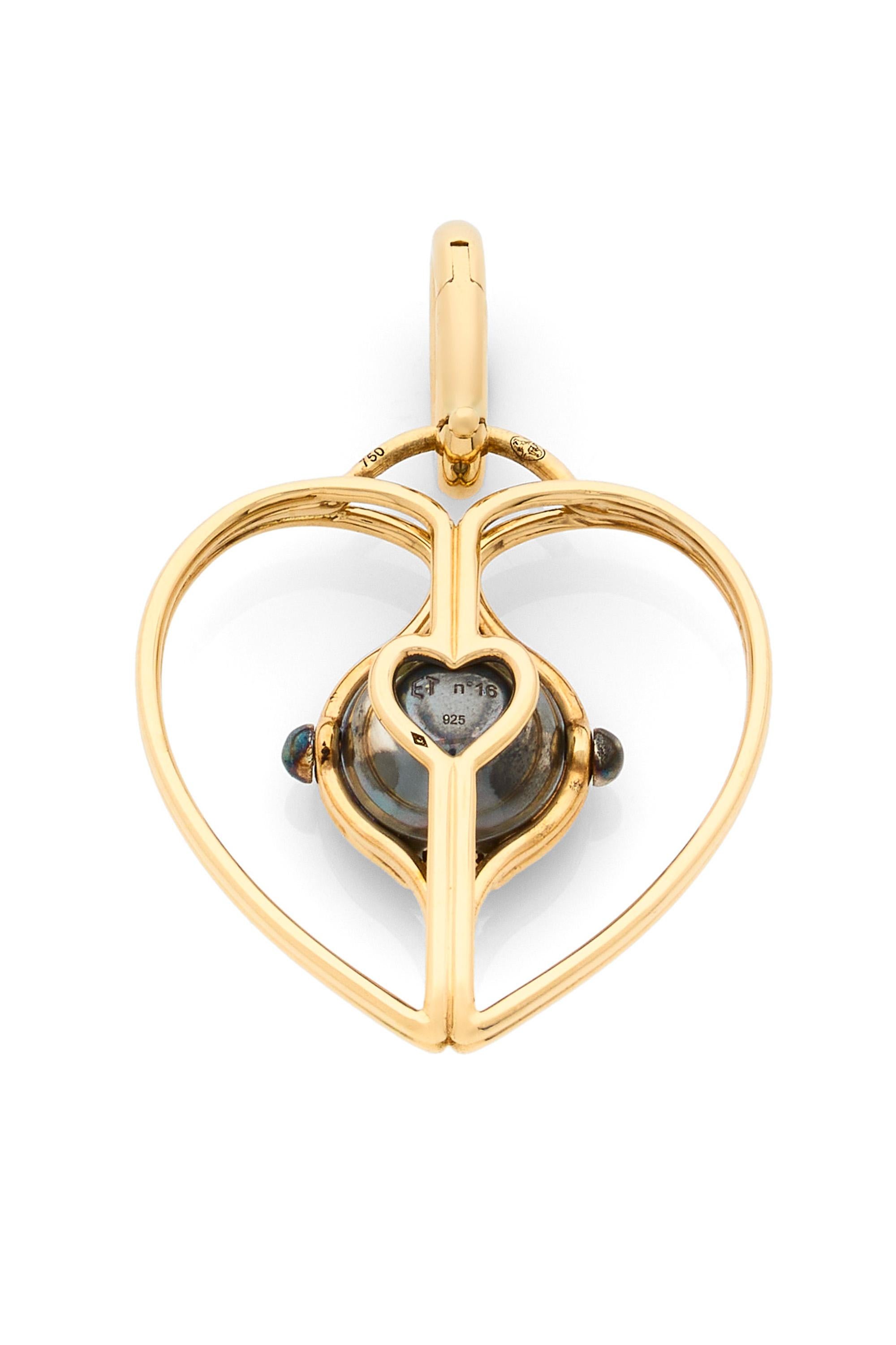 Neoclassical Mira Diamond Heart Charm in 18k Yellow Gold by Elie Top For Sale
