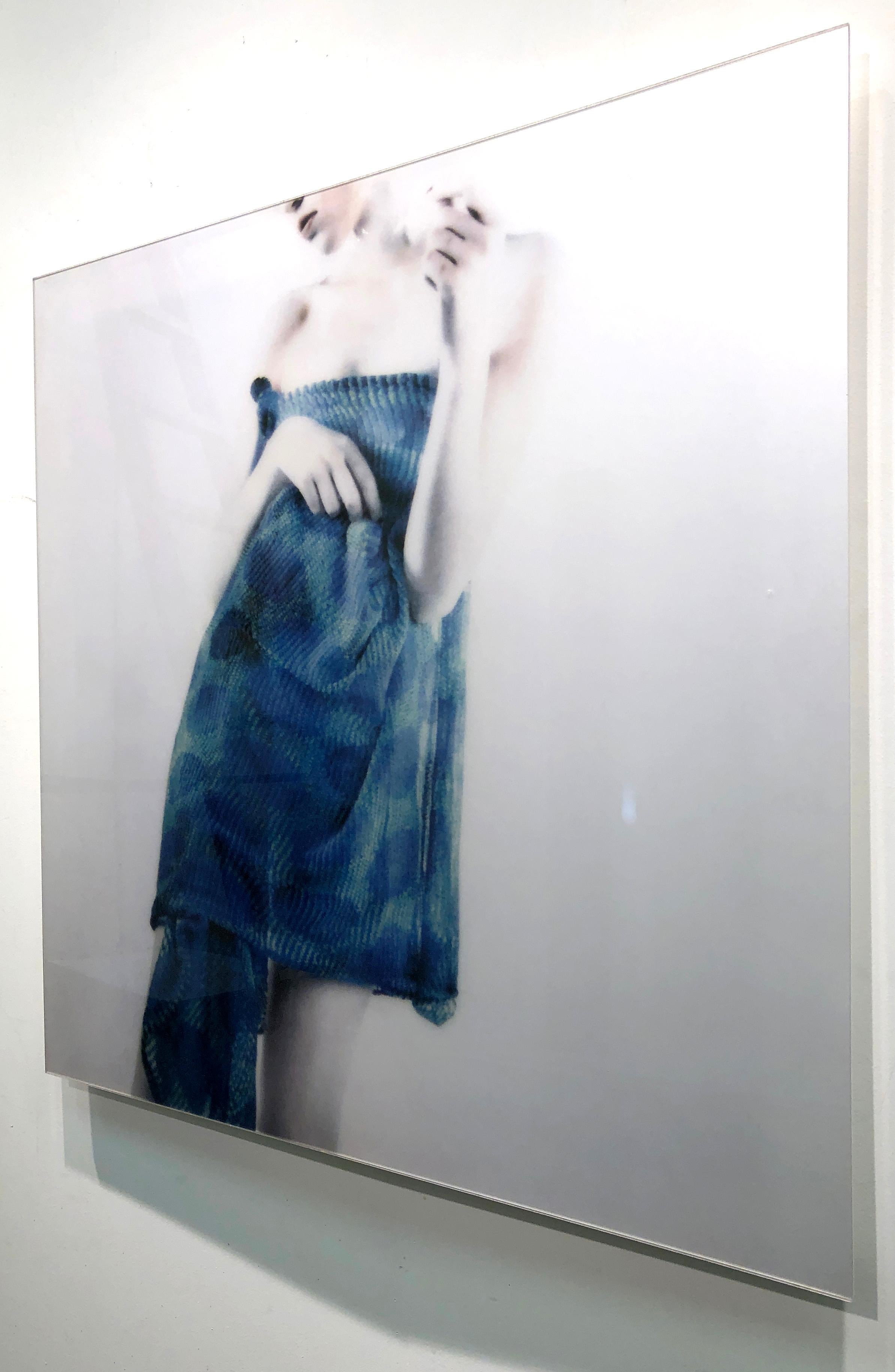 Azul Azul, figurative and feminine photography, Mira Loew, Bright Bodies series For Sale 2
