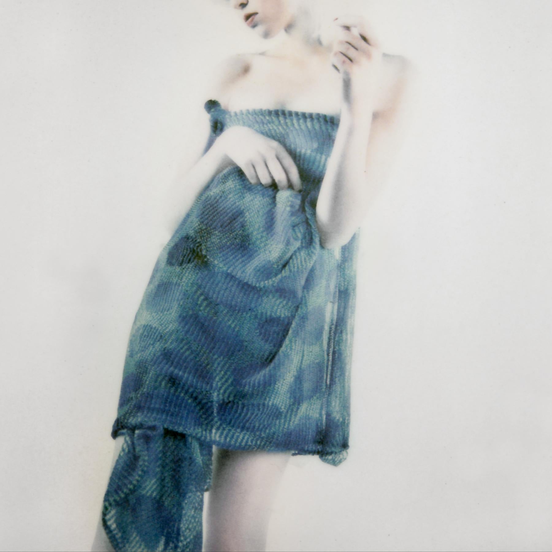 Azul Azul, figurative and feminine photography, Mira Loew, Bright Bodies series