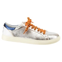 Mira Mikati Silberne Leder Statement Schnürsenkel Turnschuhe Größe IT 38